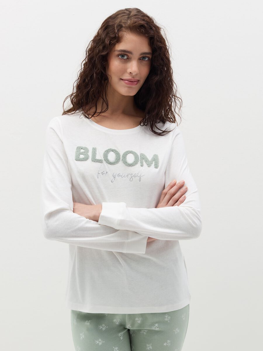 Cotton pyjamas with bouclé lettering_1