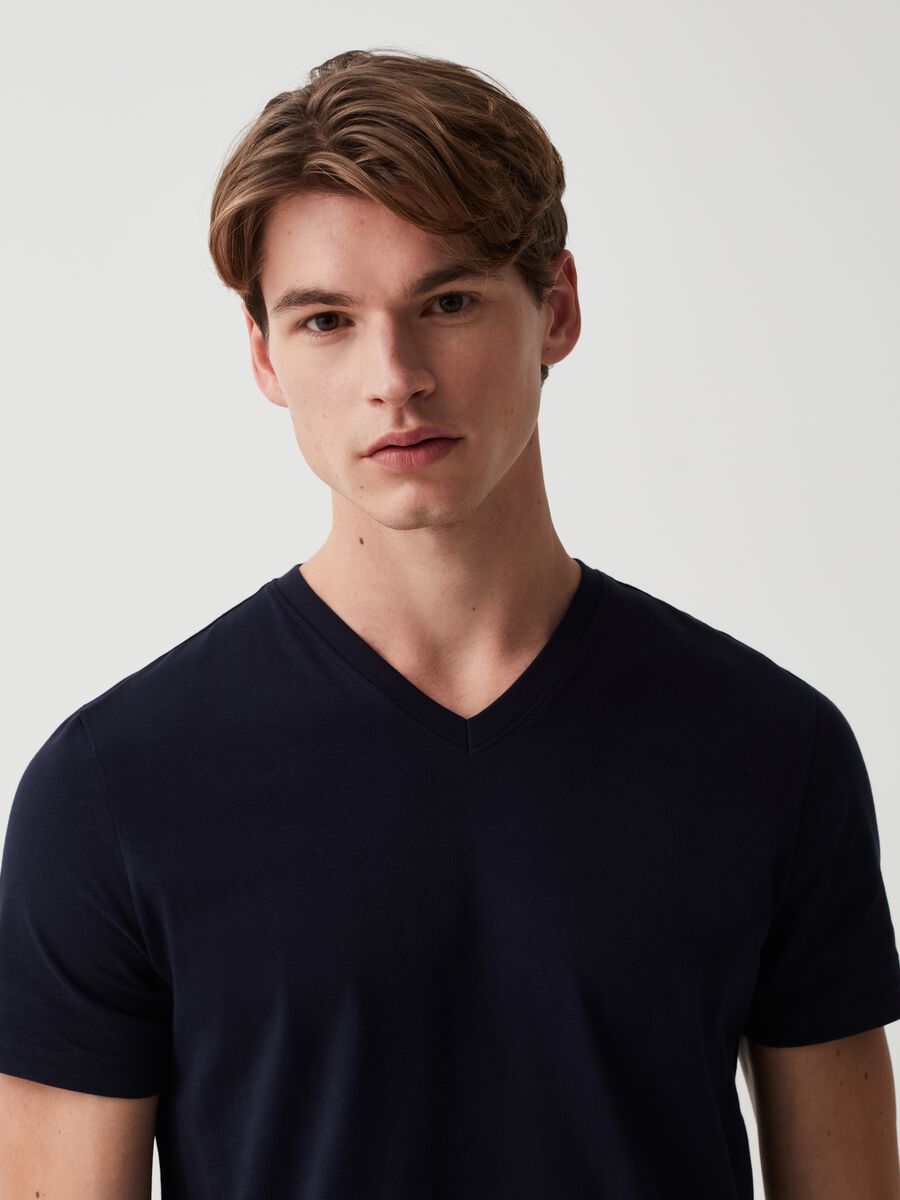 Organic cotton T-shirt with V neck_0