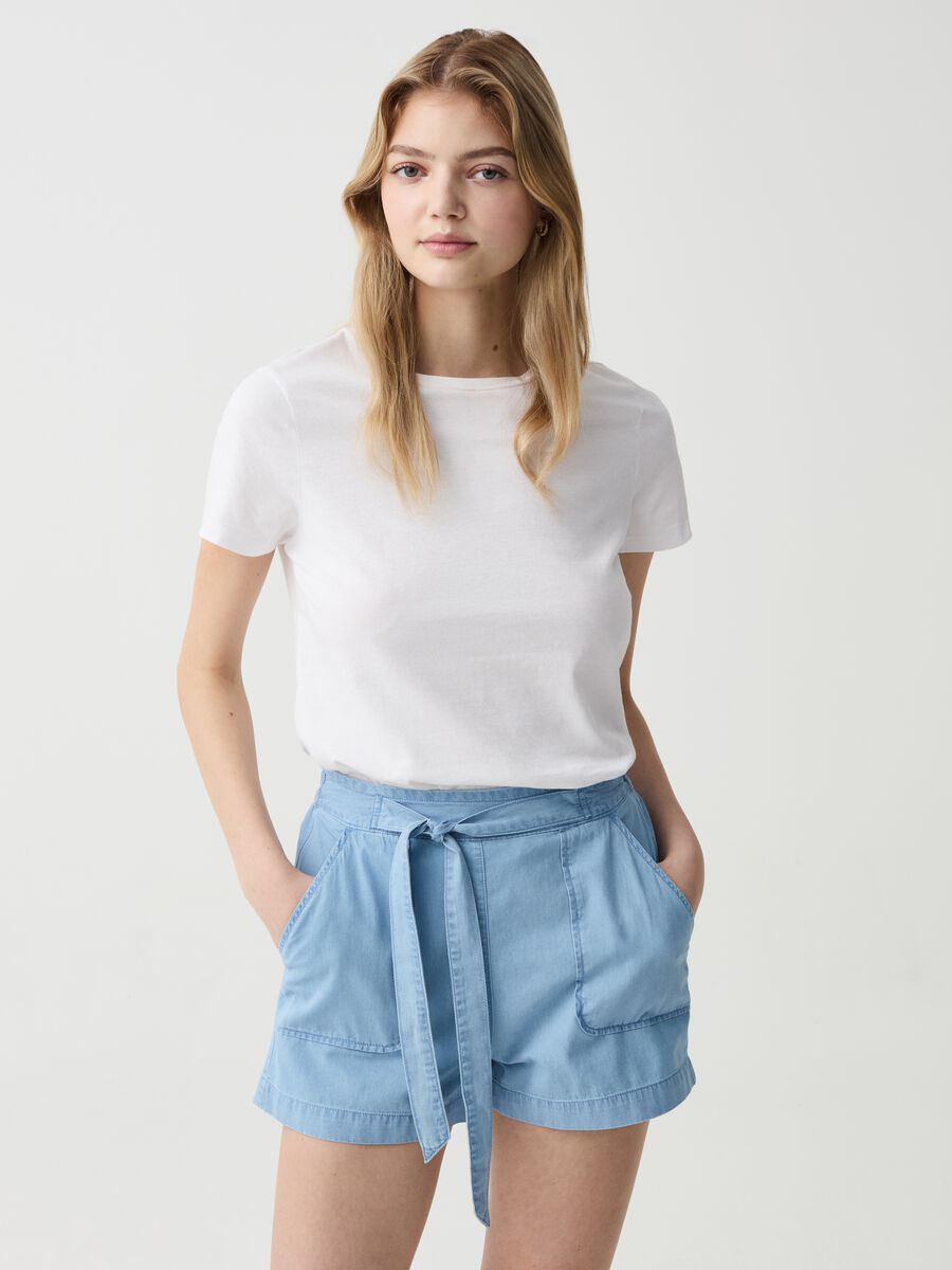 Fluid denim shorts with belt_0