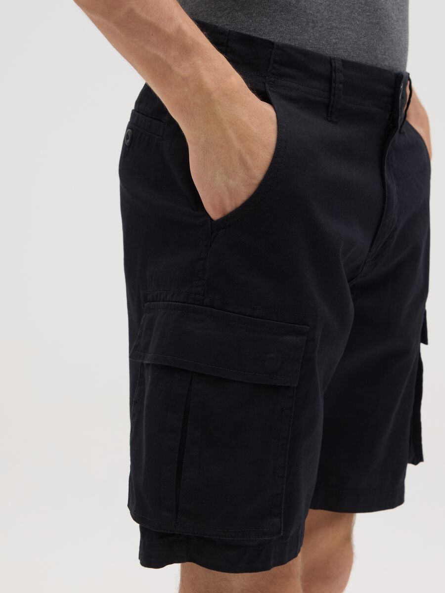 Men's regular fit black cotton shorts_2
