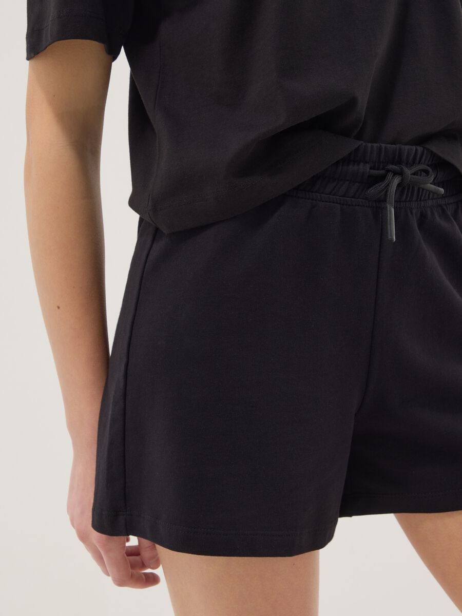 Girls&rsquo; black pure cotton shorts, regular fit_2