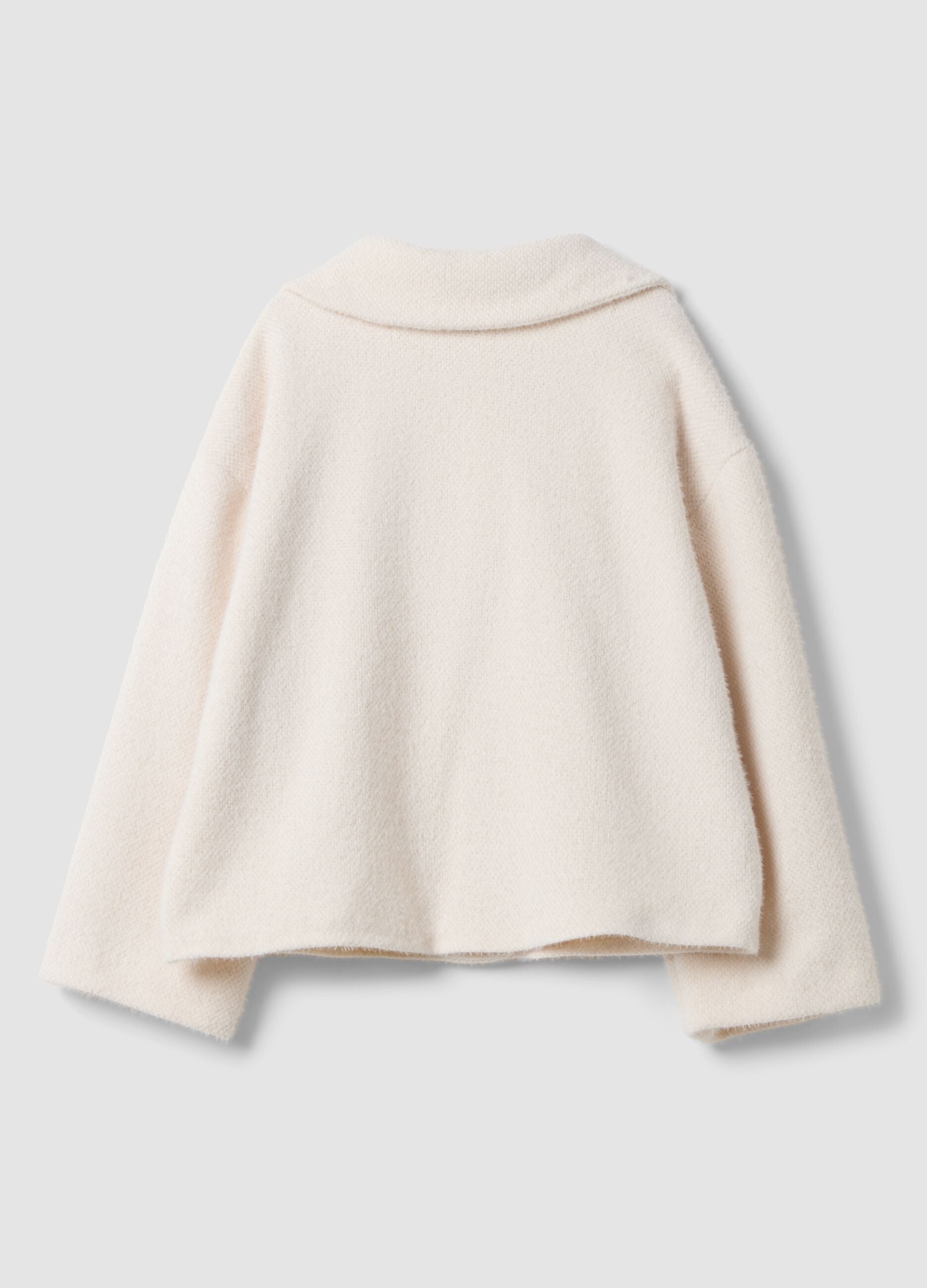 White regular-fit coat with wide collar and buttons
