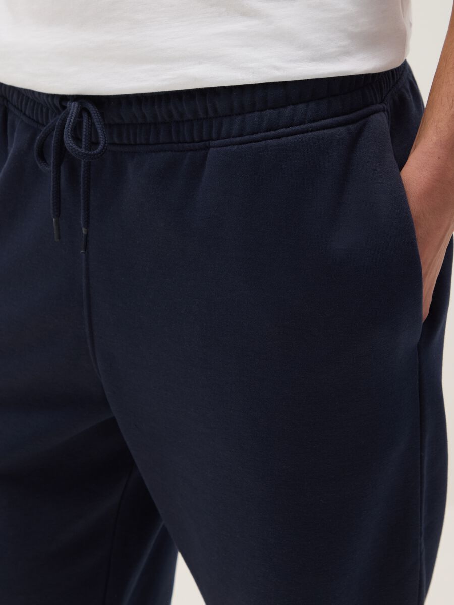 Blue cotton blend jogger trousers with regular fit_3