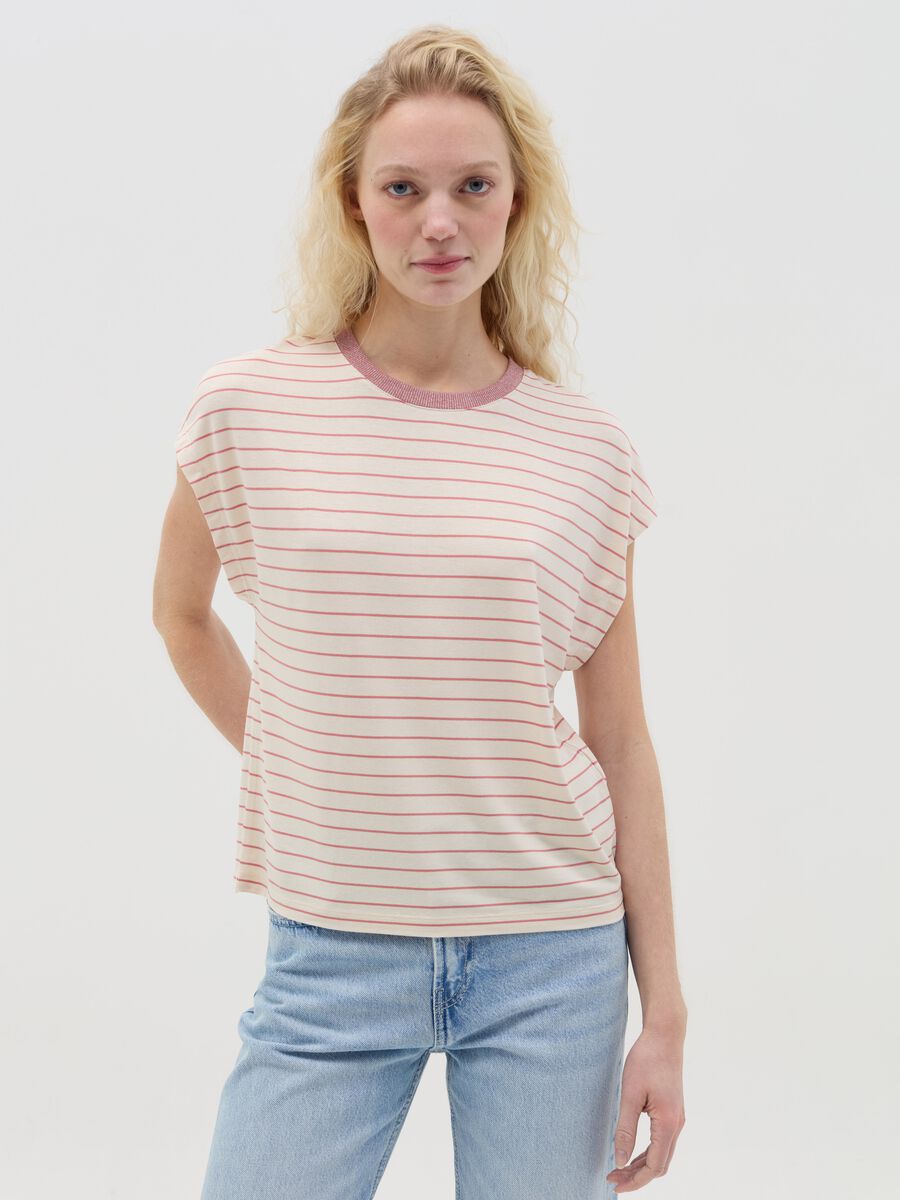 Pink and beige striped T-shirt with short sleeves_0