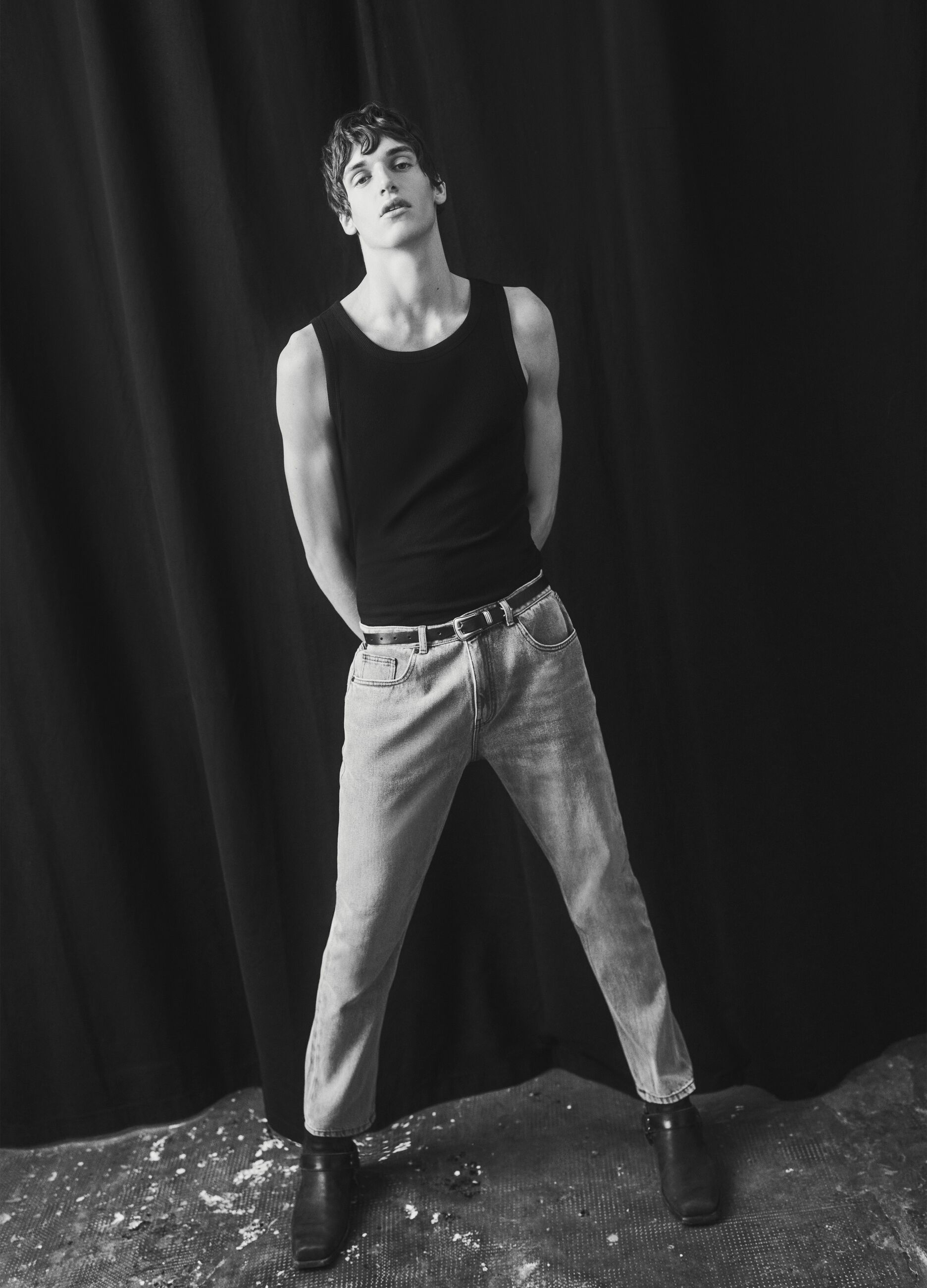 Grey denim cotton blend carrot fit jeans