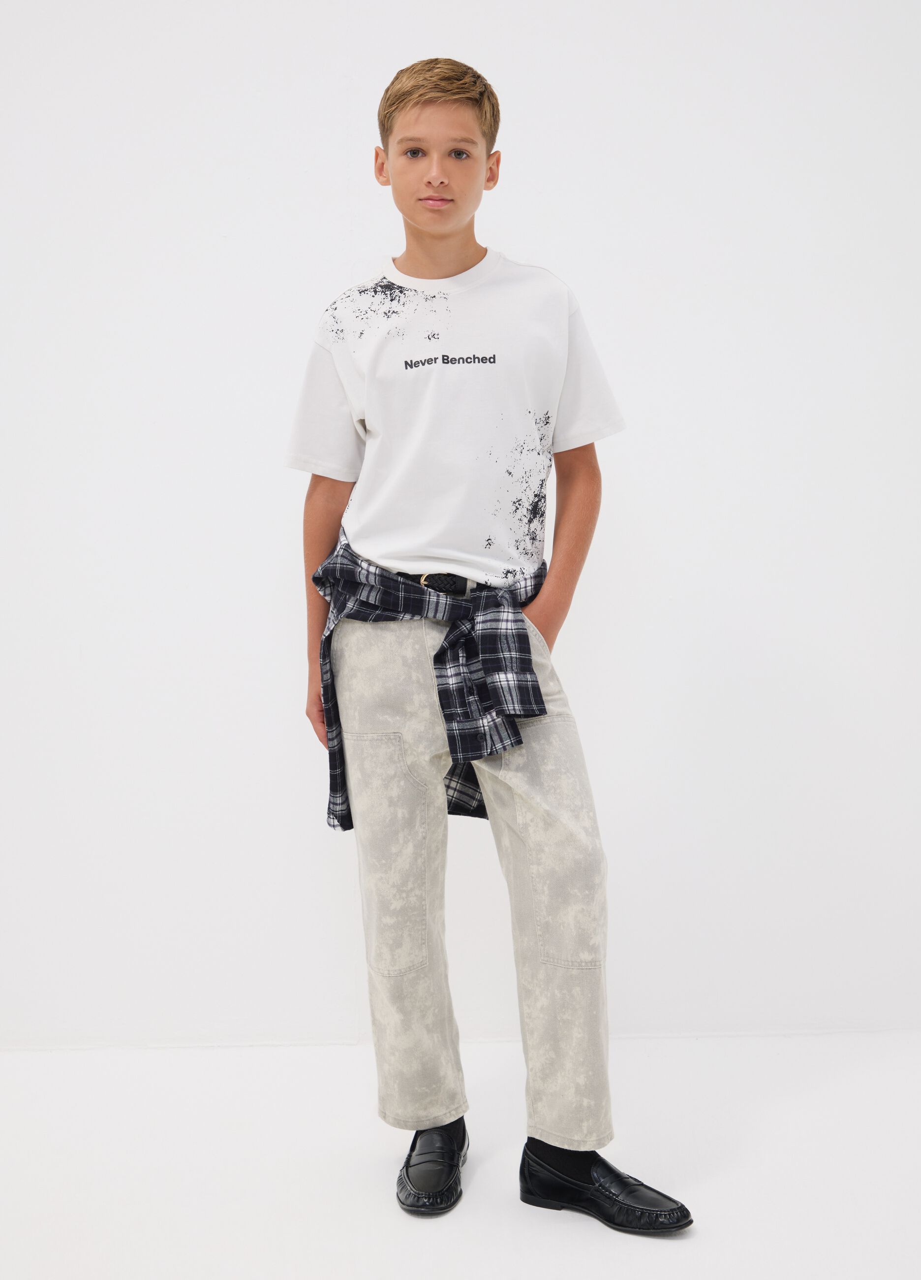 White pure cotton boys&rsquo; trousers with gradient print