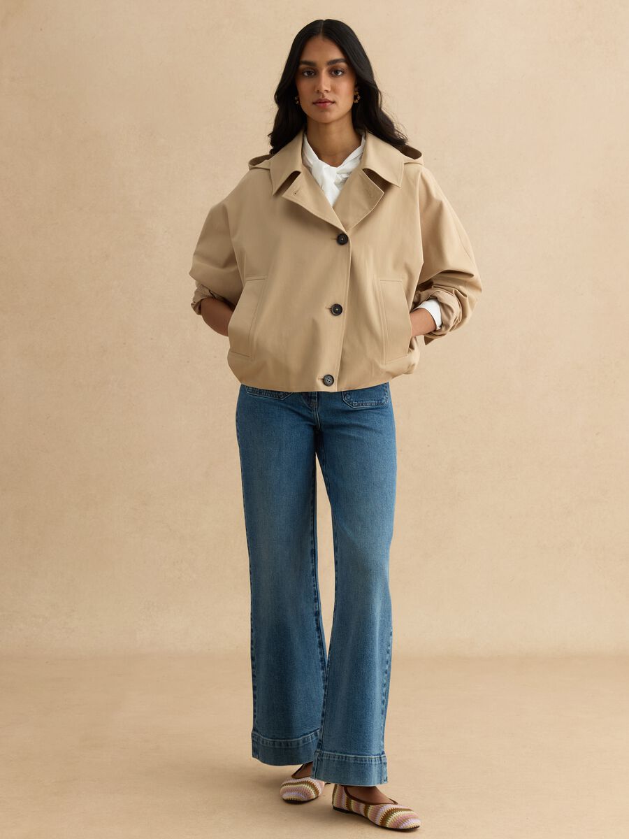 Trench corto in misto cotone beige regular fit con cappuccio_2