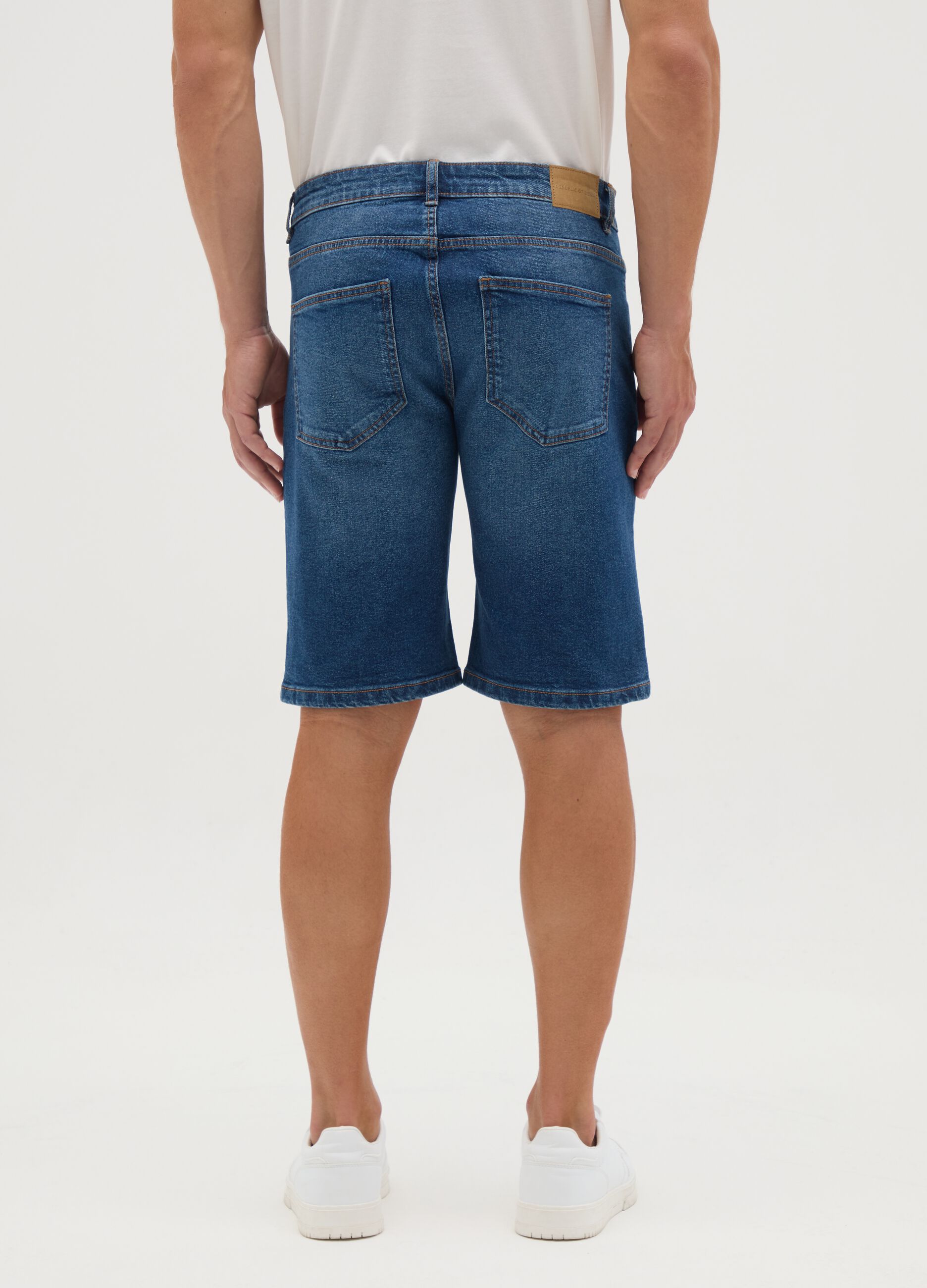Bermuda da uomo in denim blu slim fit