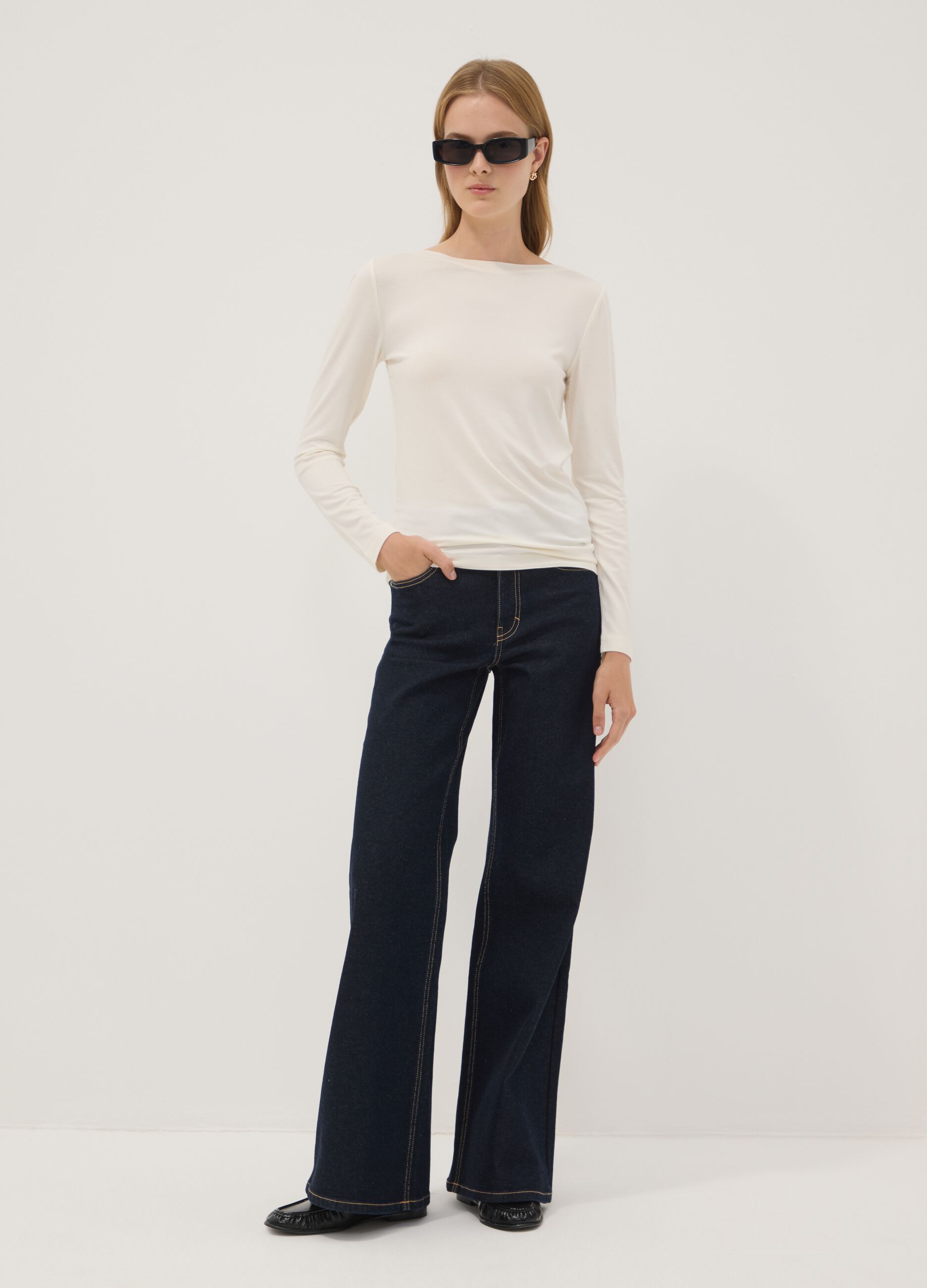 T-shirt bianca in viscosa elasticizzata slim fit