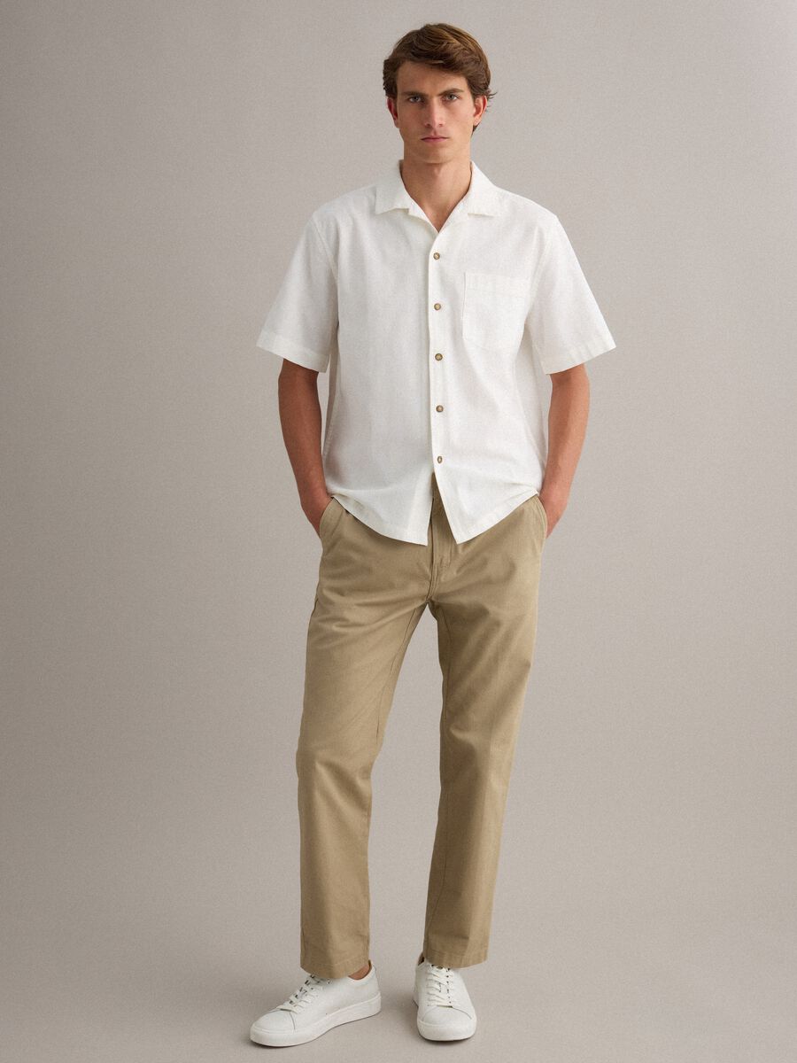 Camicia in puro cotone bianca regular fit con righe e taschino_2