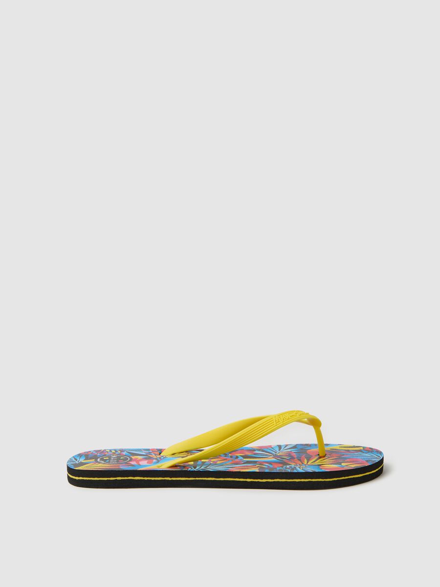 Maui and Sons multicoloured flip flops with tropical print_0
