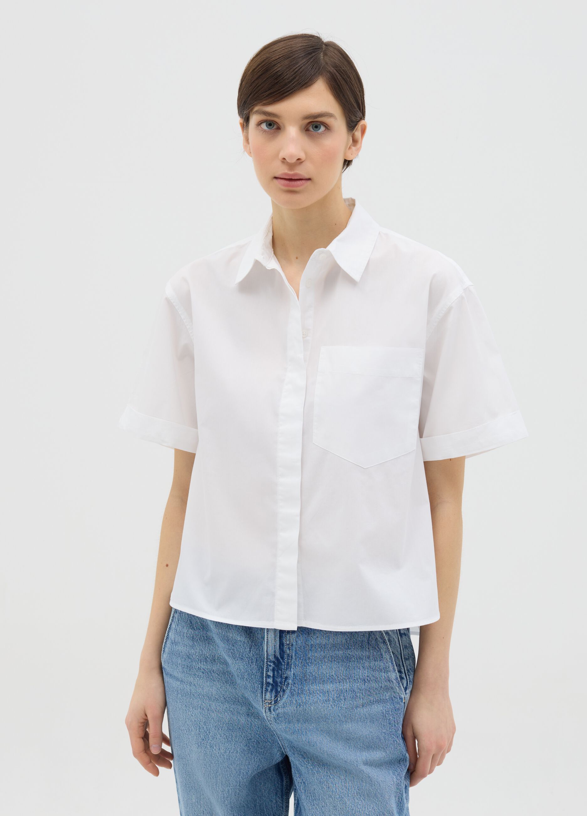 Cotton shirt with short sleeves