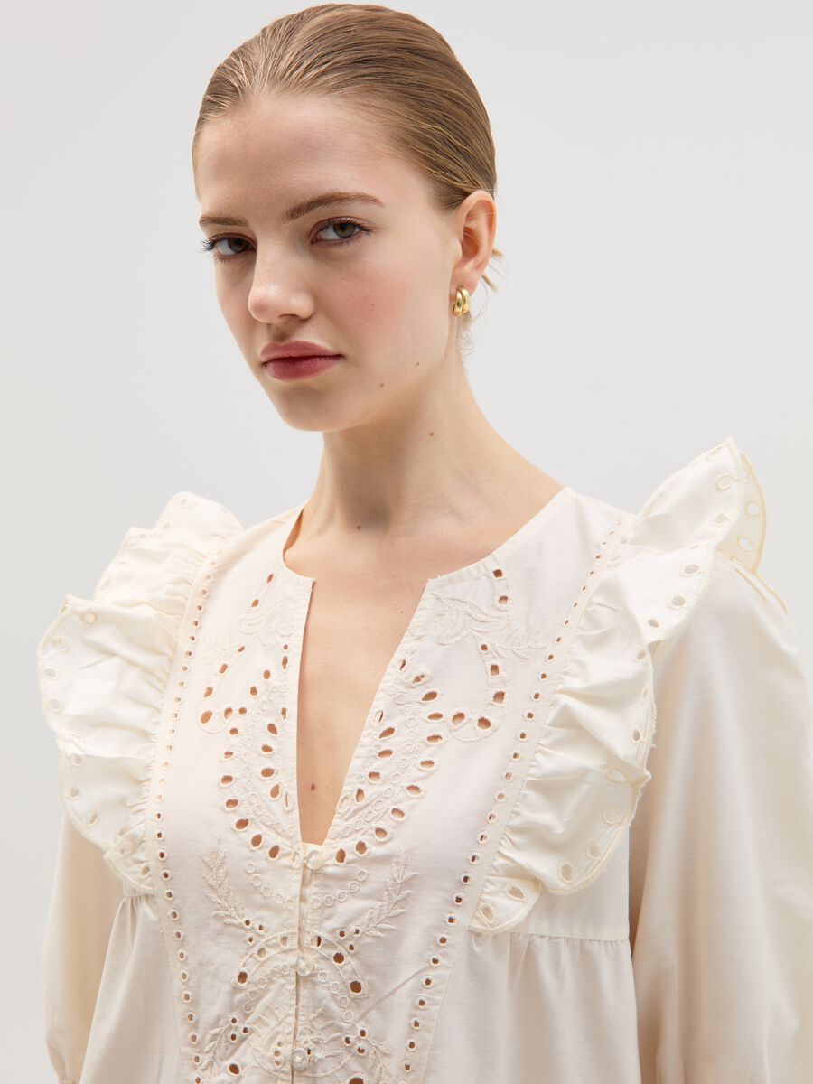 Short dress with broderie anglaise flounce_1