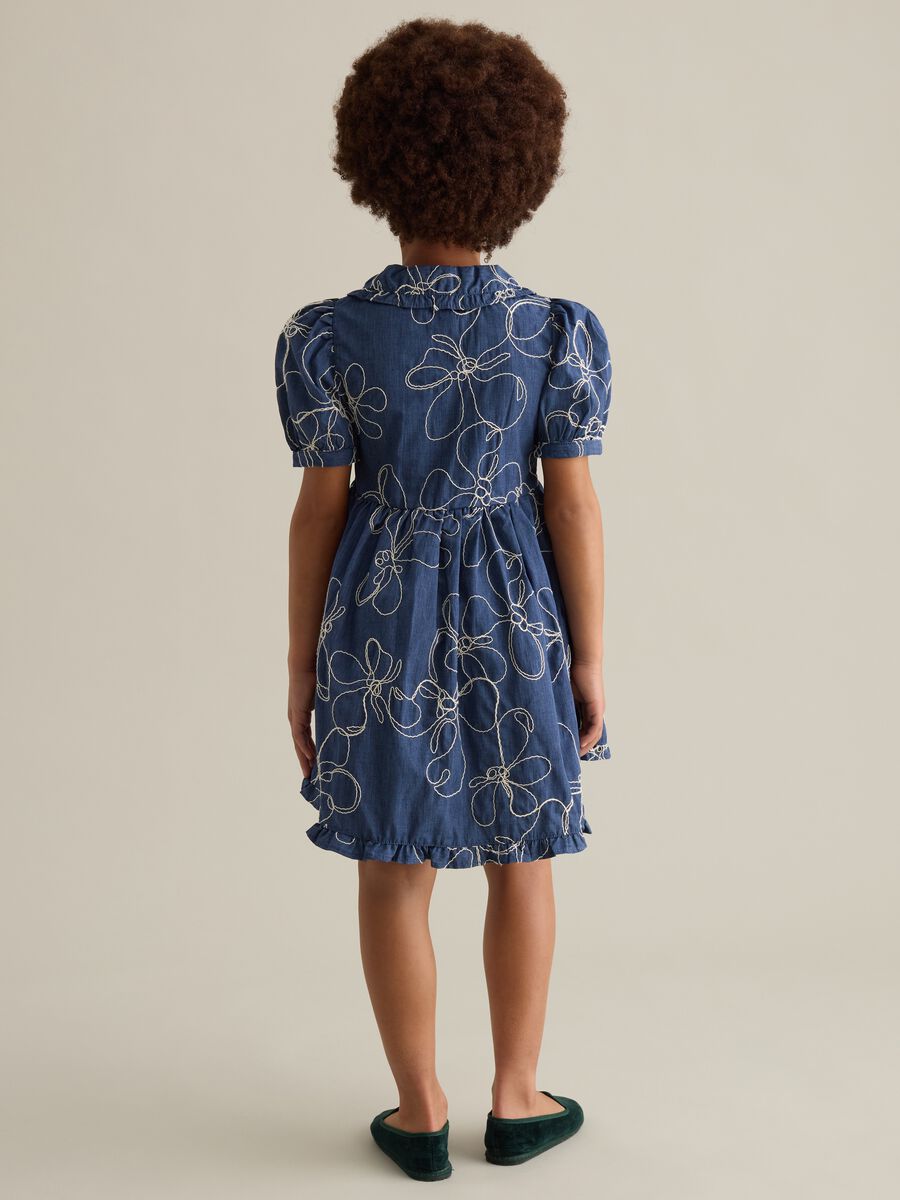 Denim dress with floral embroidery_3