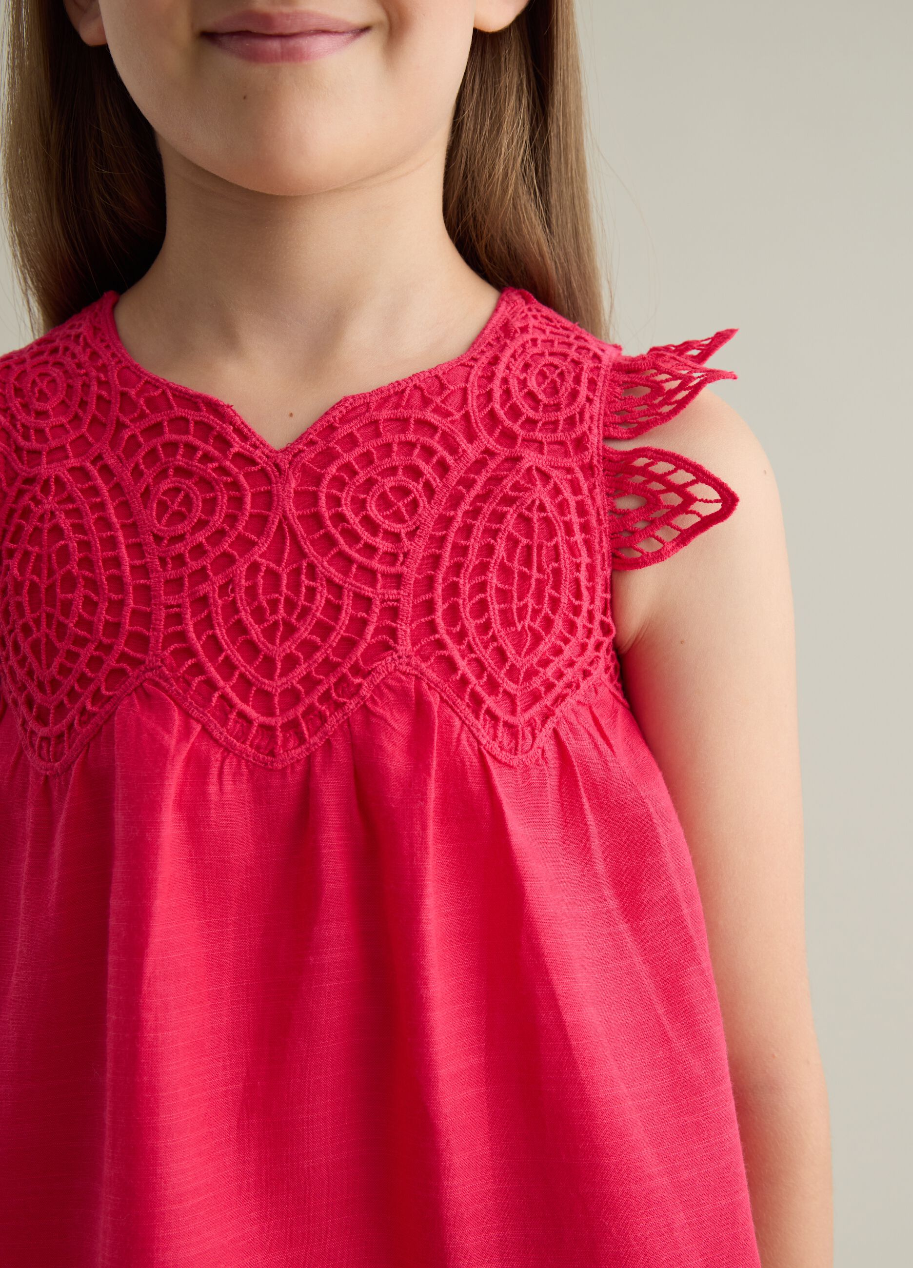 Top da bambina in misto viscosa e cotone rosa regular fit con dettagli crochet