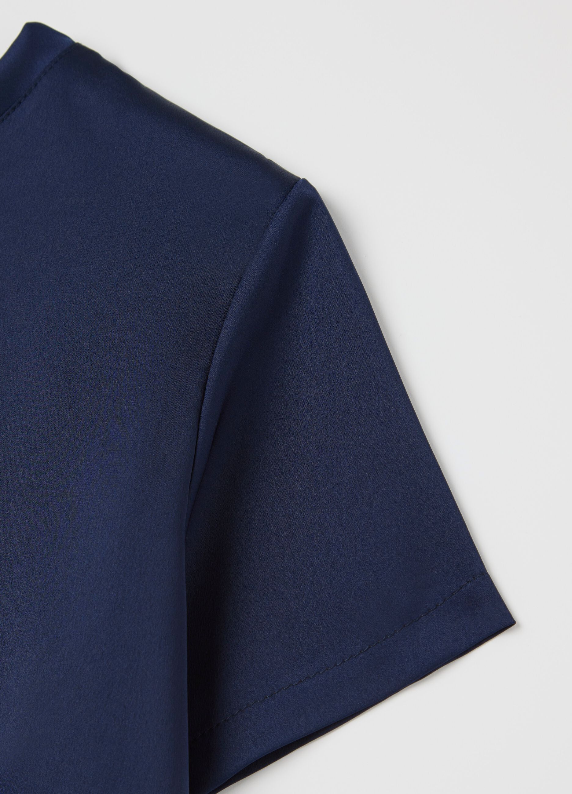 T-shirt in satin blu