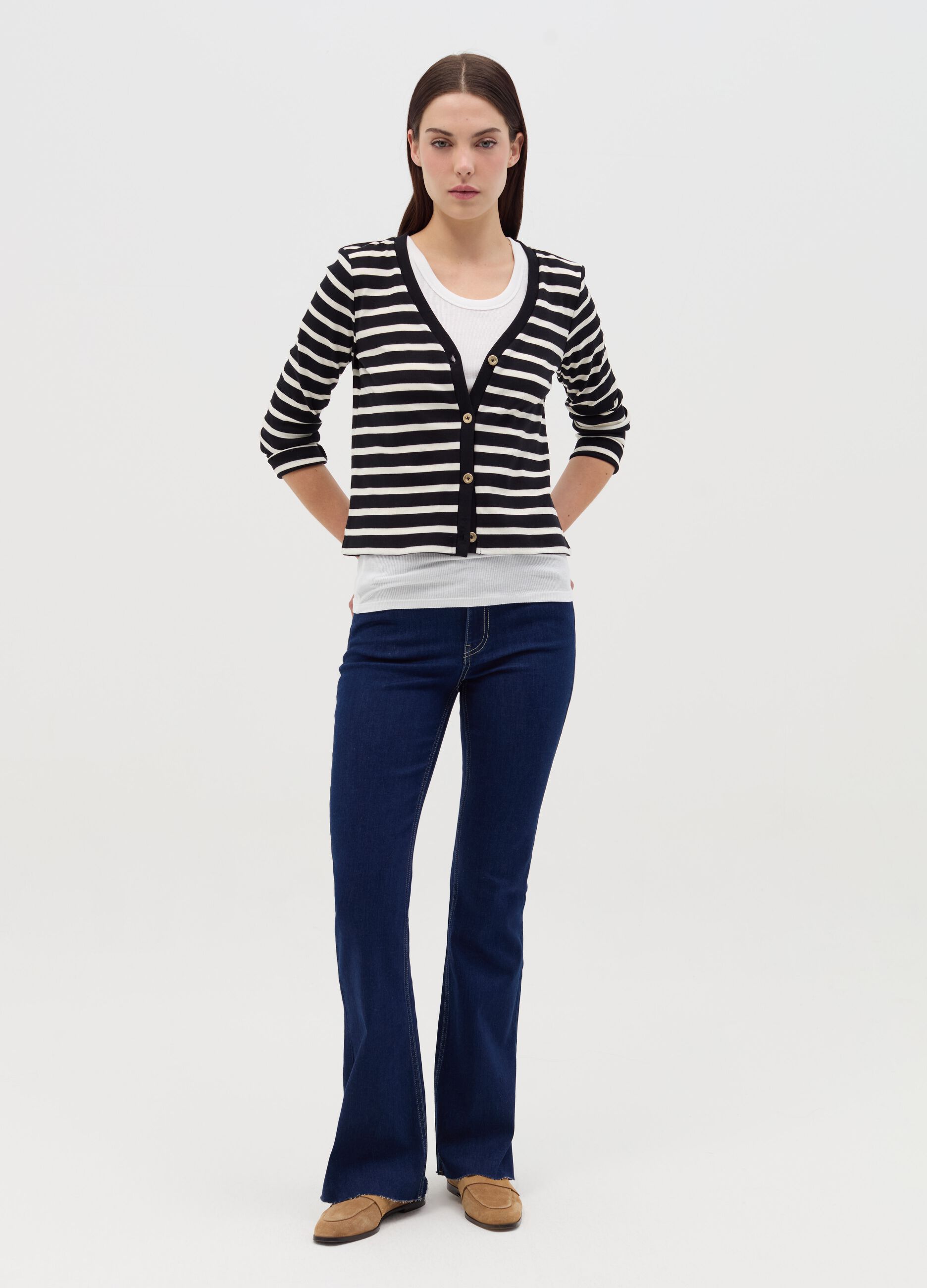 Cardigan a righe con scollo a V