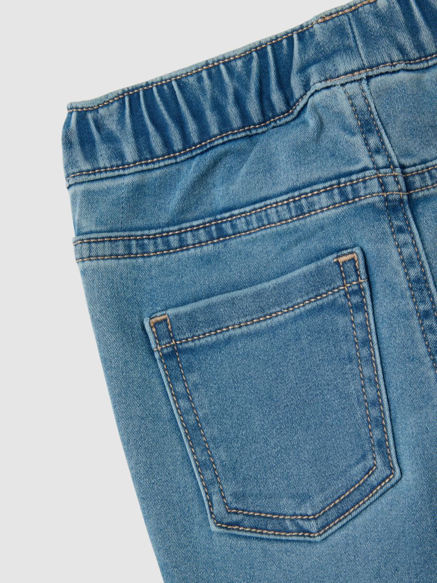 Girls' blue denim flare jeans with rhinestone hearts_3