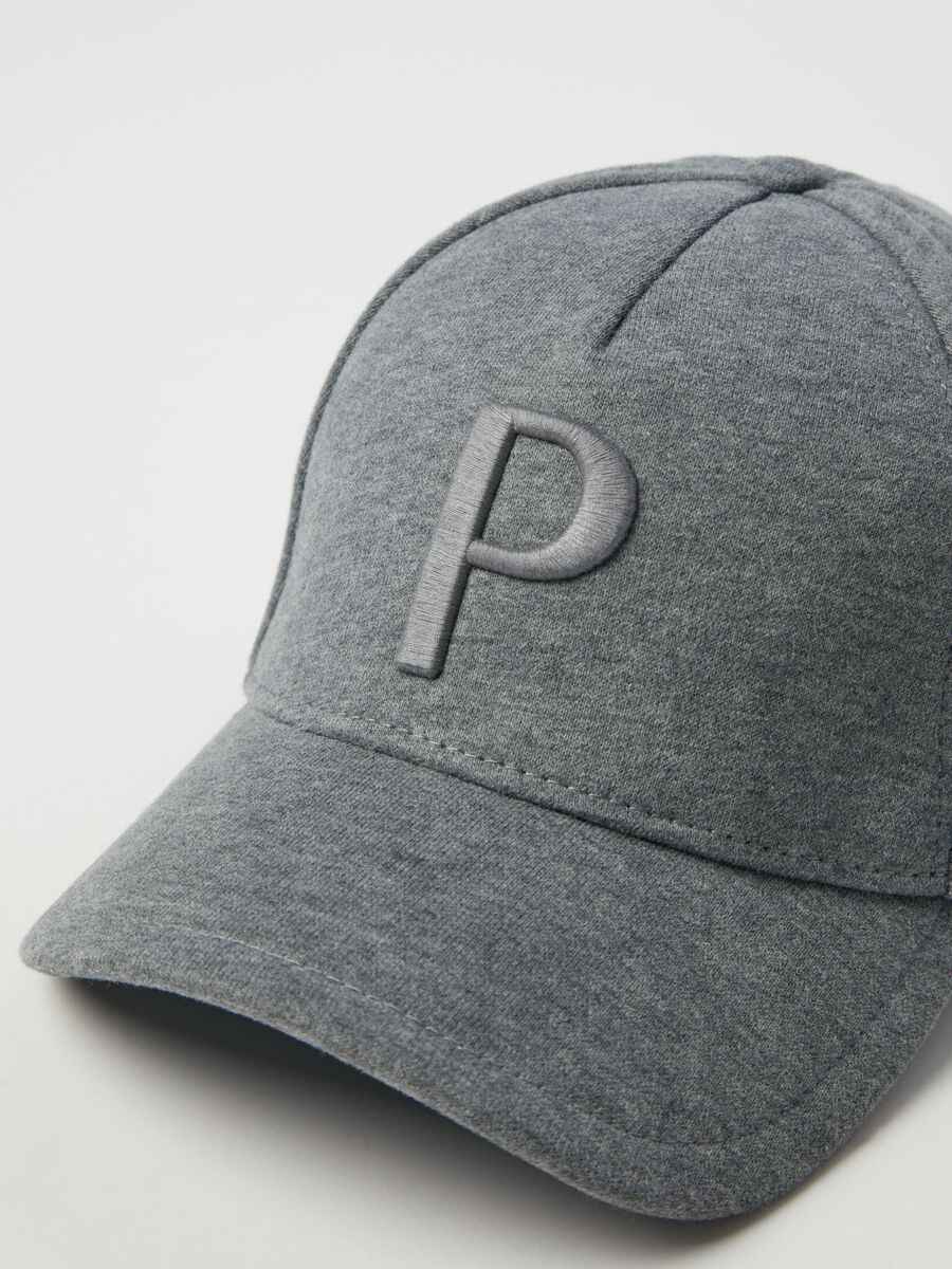 Baseball cap with logo embroidery_3