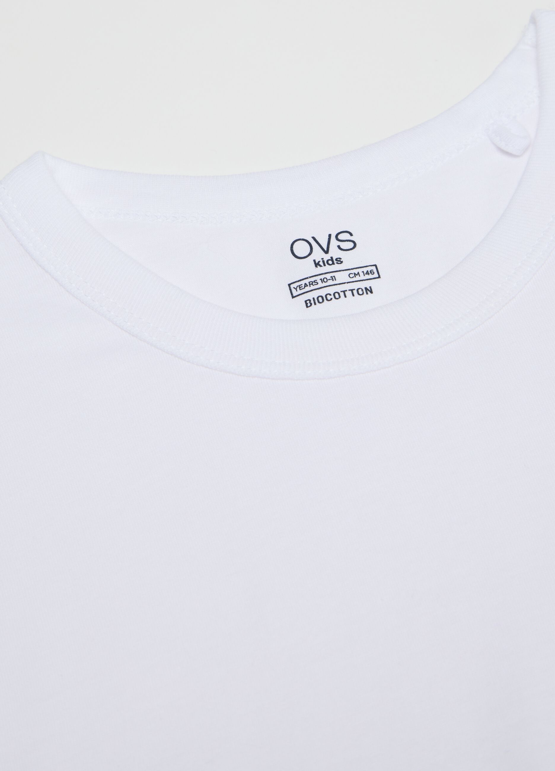 Two-pack white undershirts in organic cotton