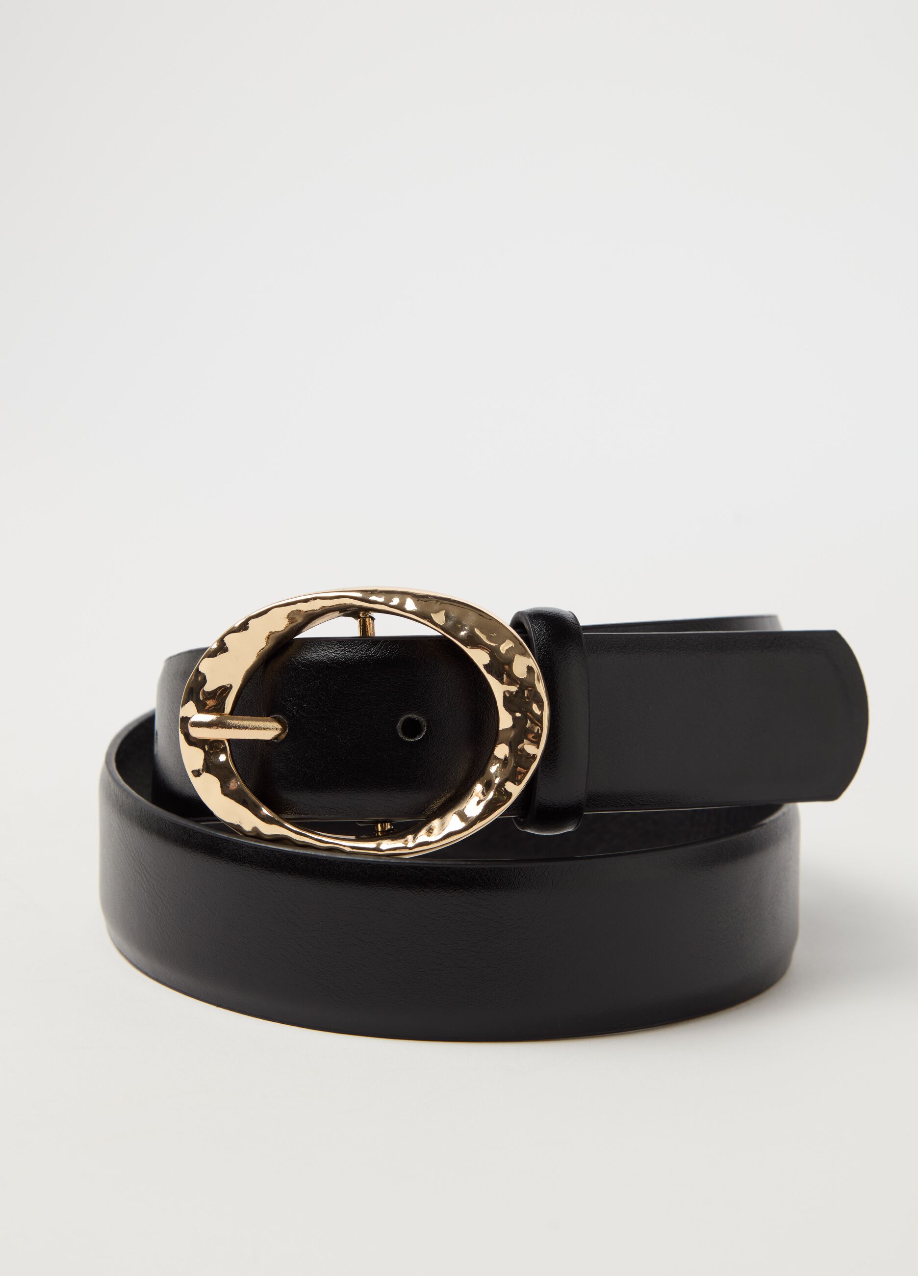 Belt with textured metal buckle
