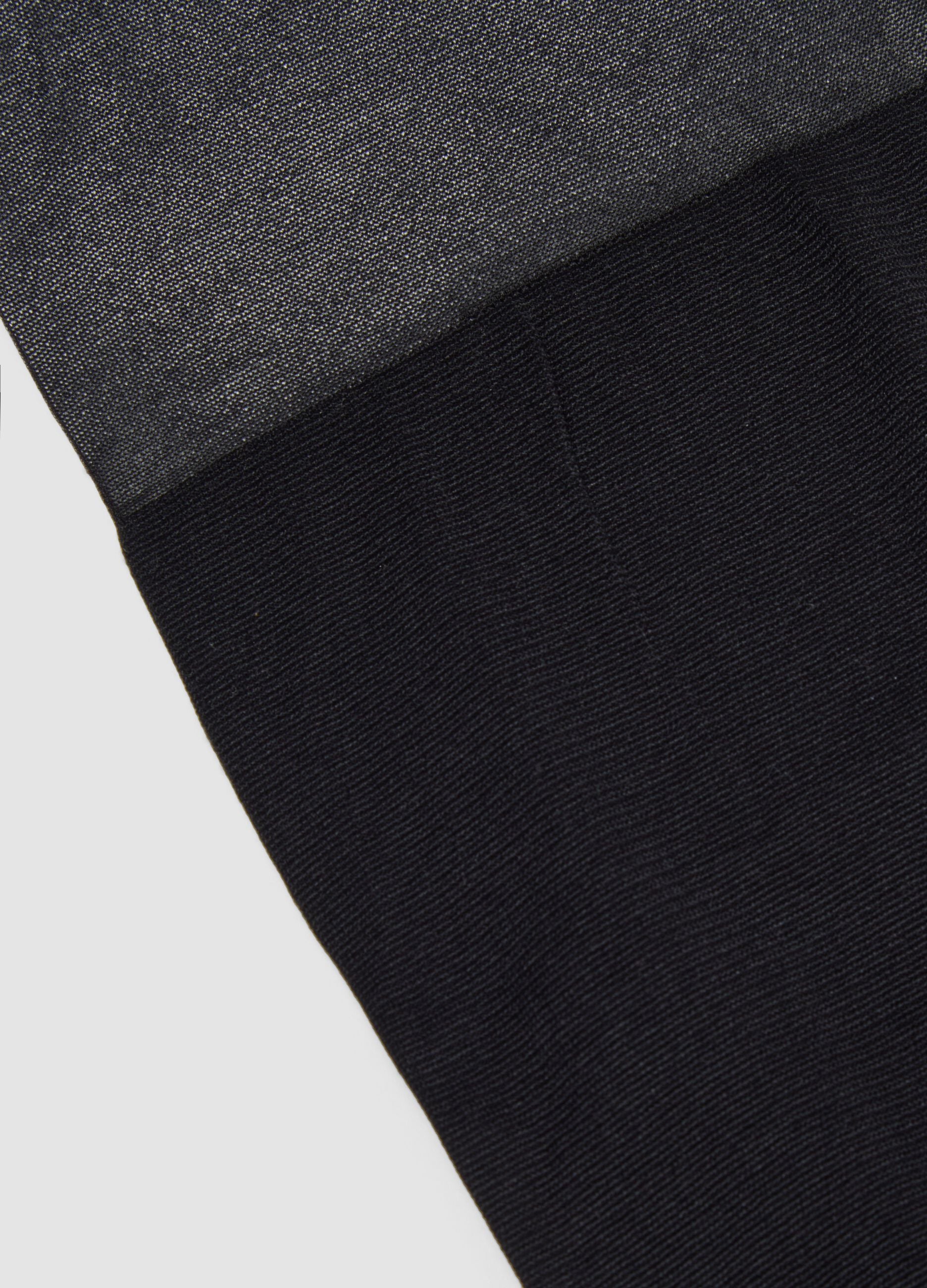 Collant neri in tessuto elasticizzato