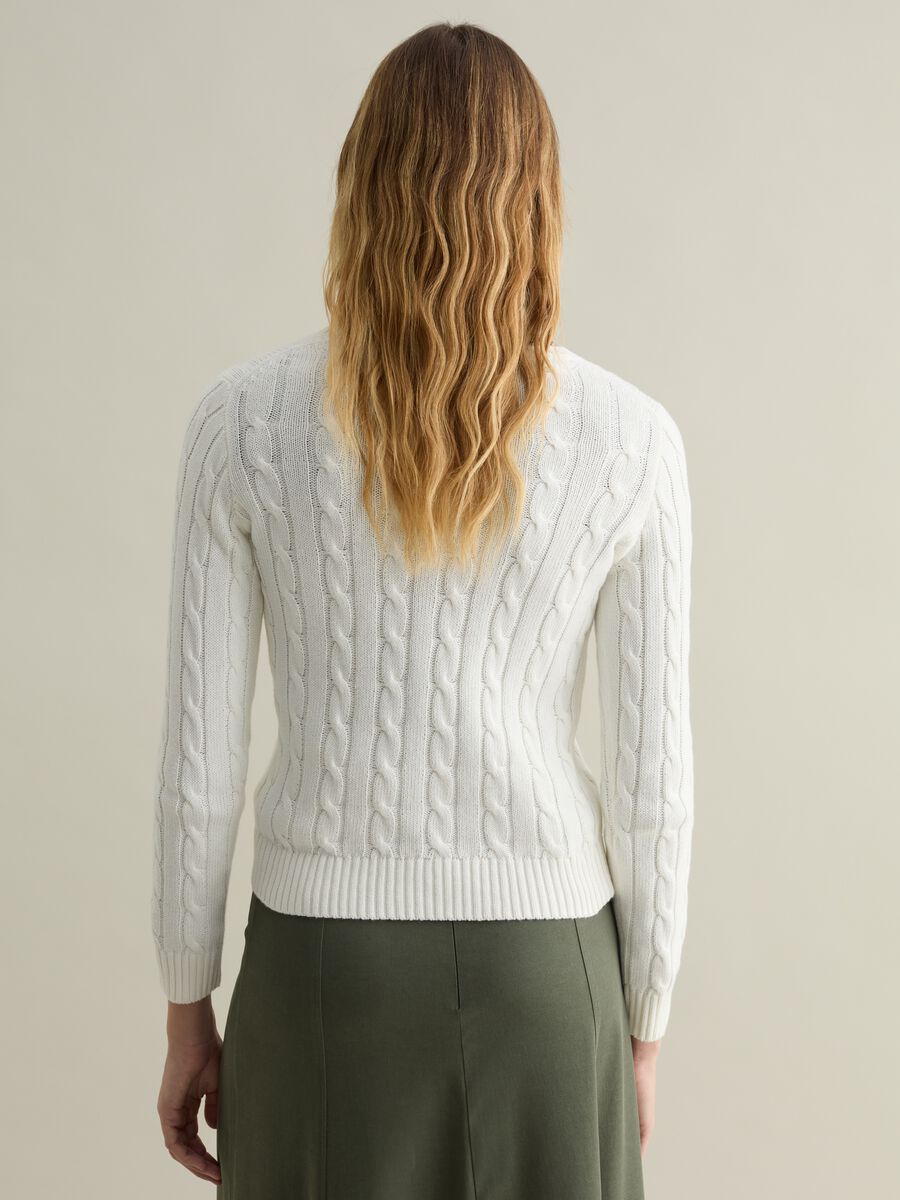 Ribbed pullover with cable-knit design_2