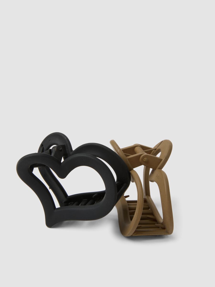 Two-pack heart-shaped hair clips in black and brown_1