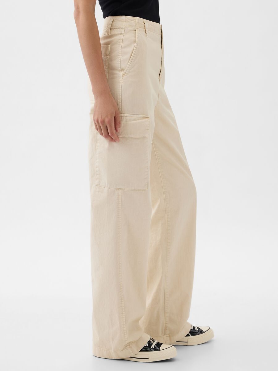 Loose-fit cargo trousers in cotton_1