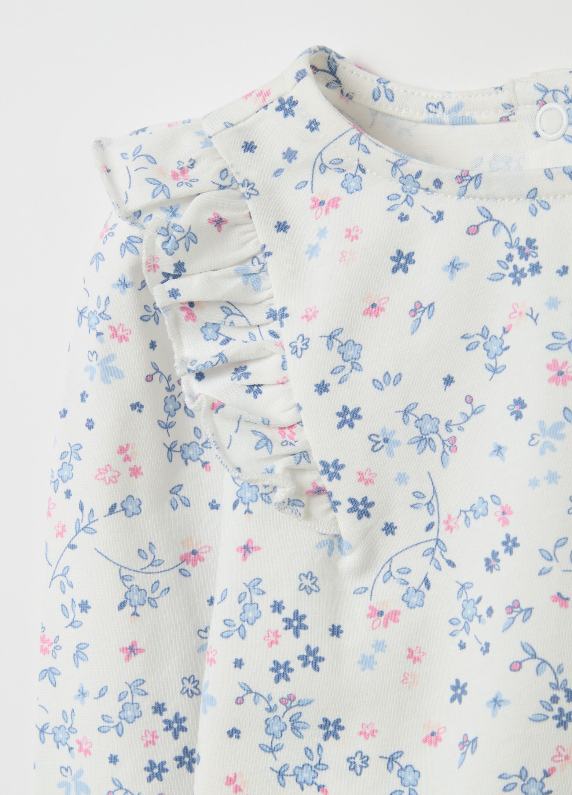 Long-sleeved floral T-shirt with ruffles