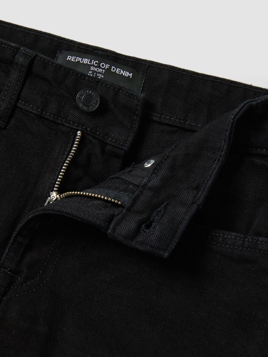 Shorts neri in denim di cotone elasticizzato_5