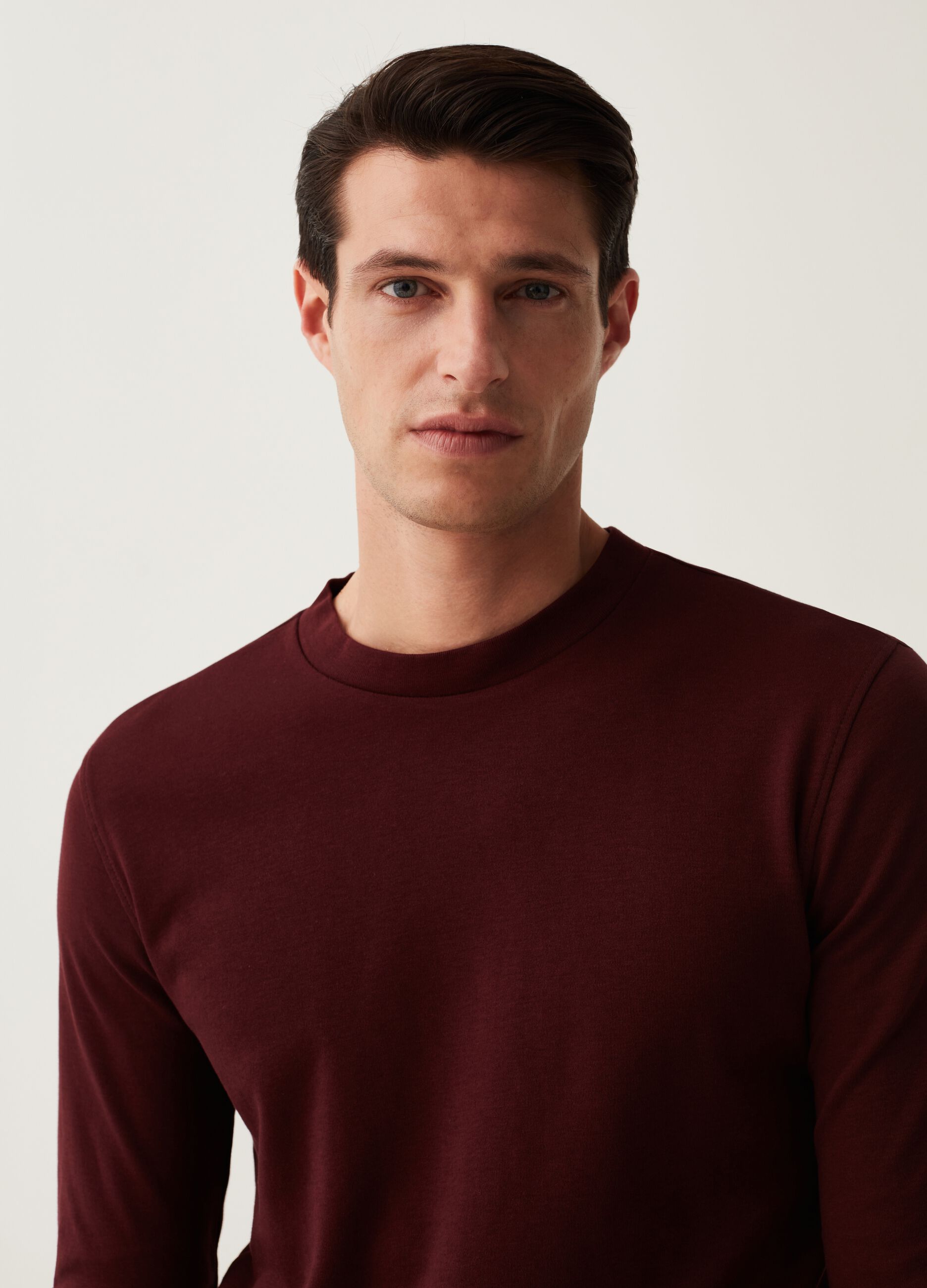T-shirt a maniche lunghe scollo rotondo_3