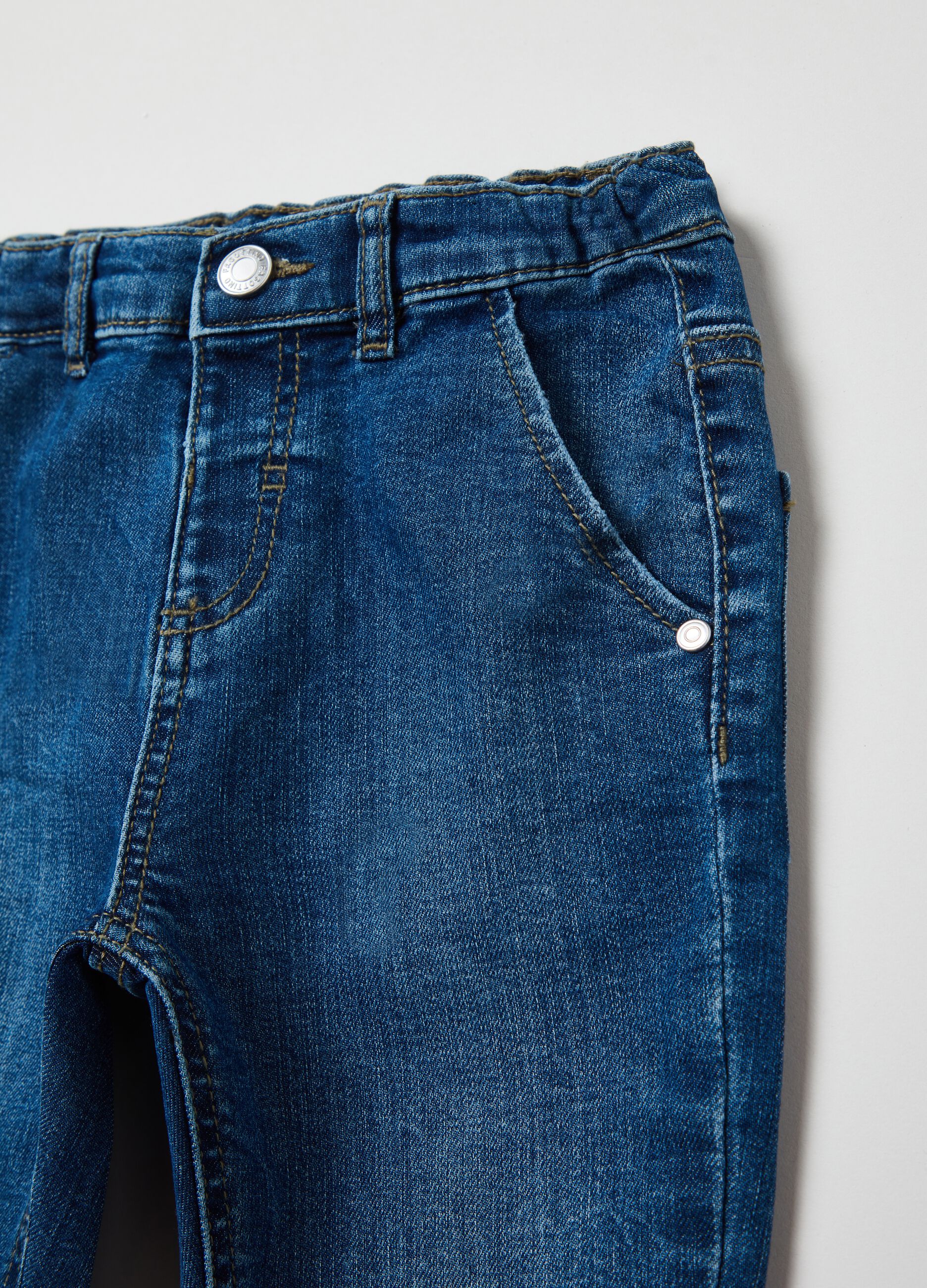 Jeans stretch con tasche _2