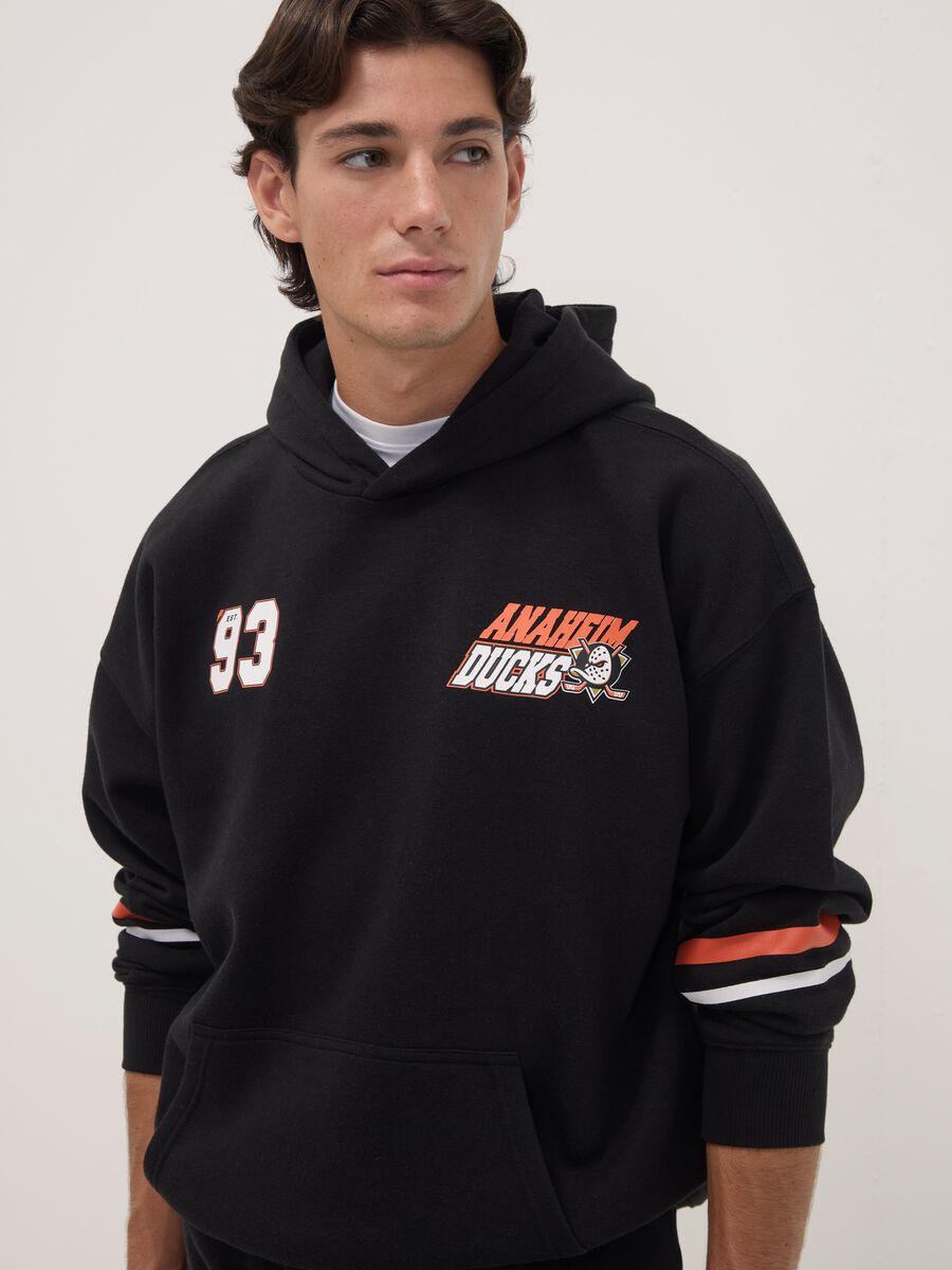 Black cotton-blend hoodie with Anaheim Ducks print_2