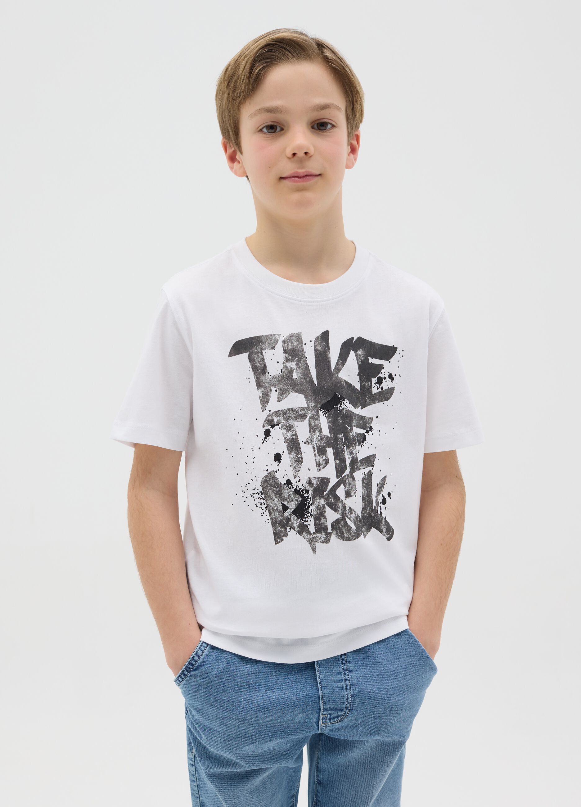 Cotton T-shirt with "TAKE THE RISK" print
