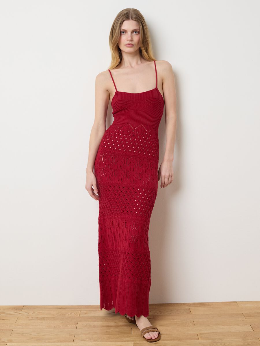 Long red dress in crochet knit_1