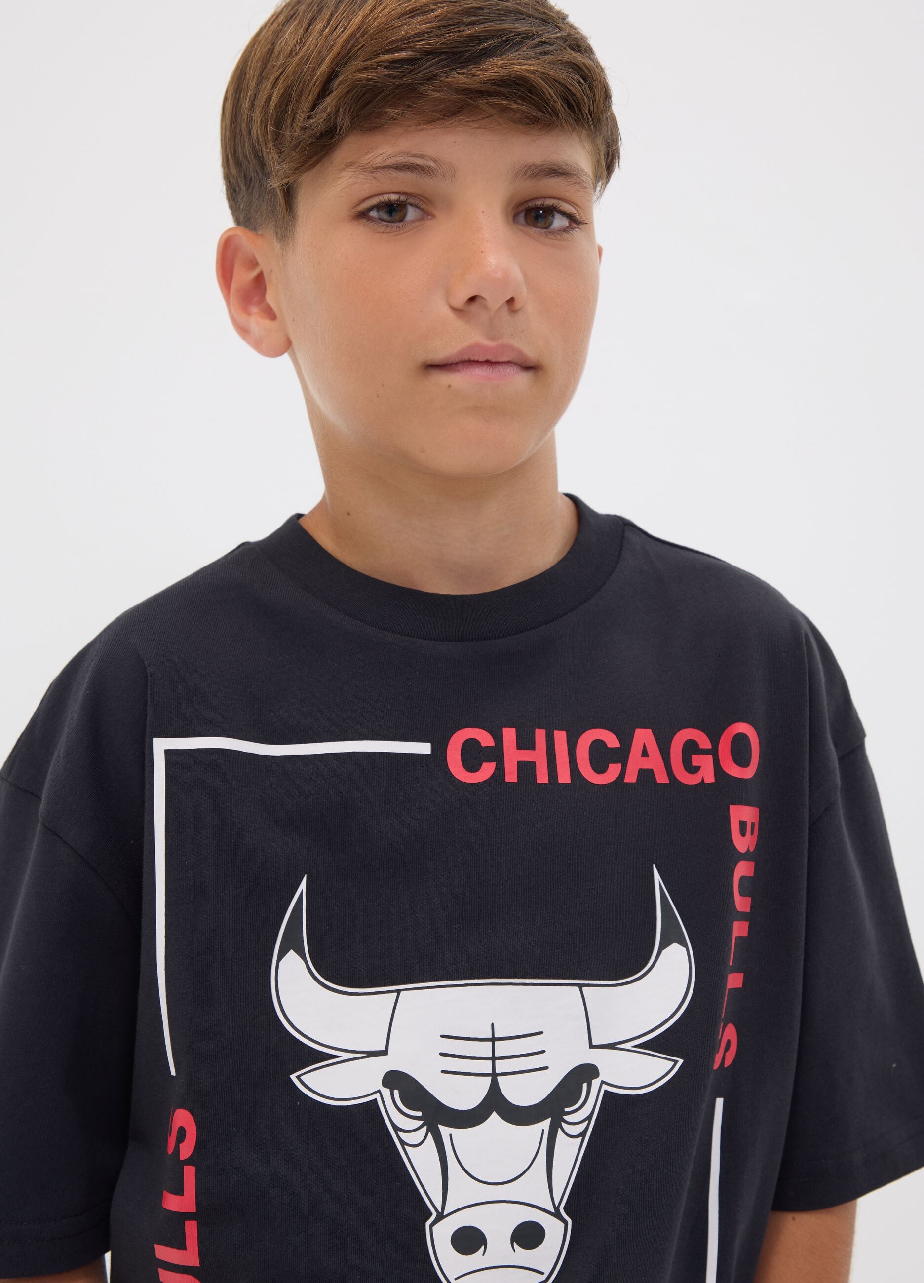 Black pure cotton T-shirt with Chicago Bulls print for boys