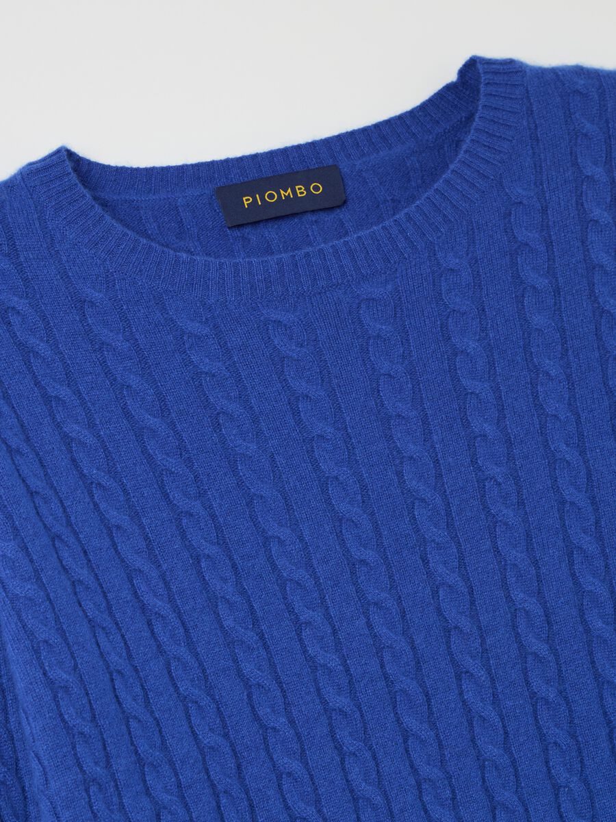 Cardigan in cable-knit cashmere_5