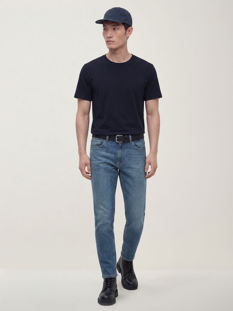 T-shirt nera in puro cotone mercerizzato a girocollo regular fit_1