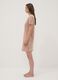 Camicia da notte beige in puro cotone organico con orli arricciati_2