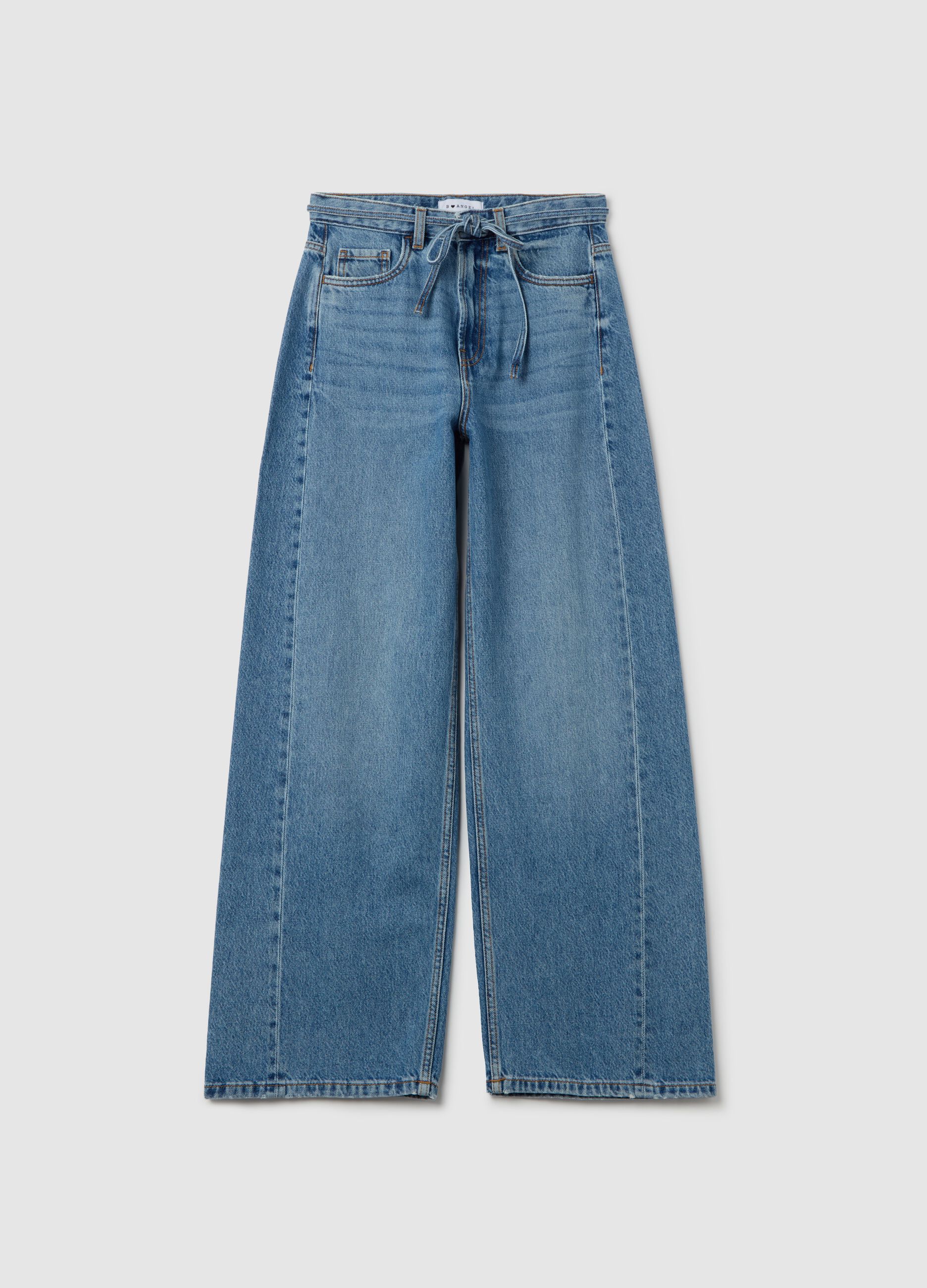 Wide-leg jeans with thin belt