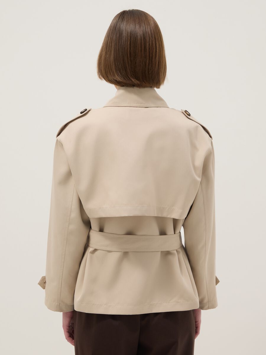 Giacca leggera doppiopetto beige regular fit con cintura_3