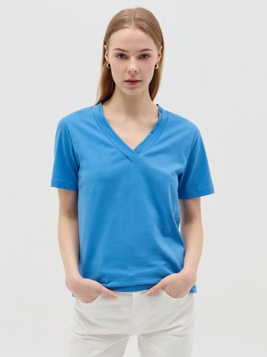 Light blue T-shirt with V neck_0