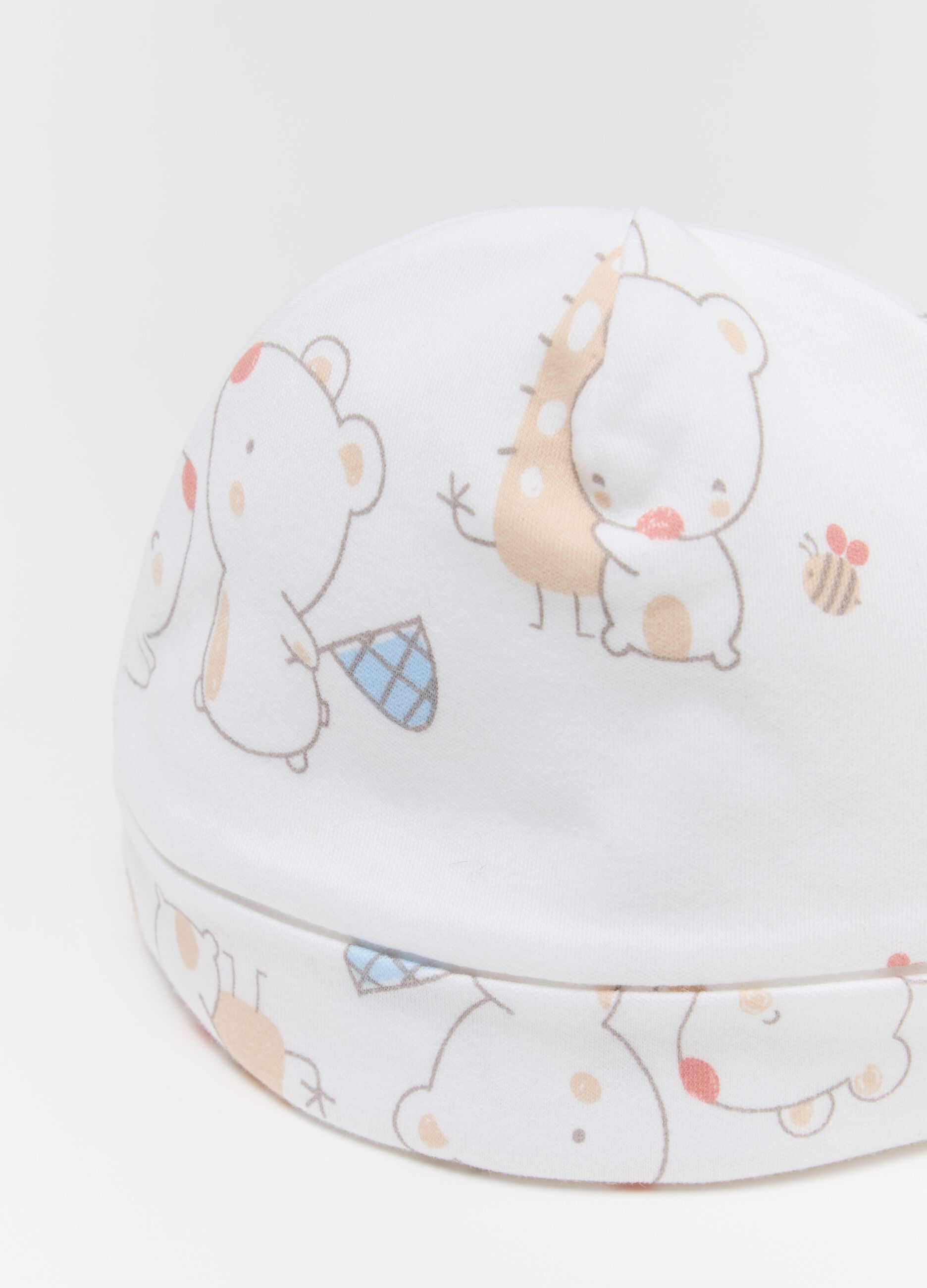 Hat and shoes set with giraffe and teddy bear print