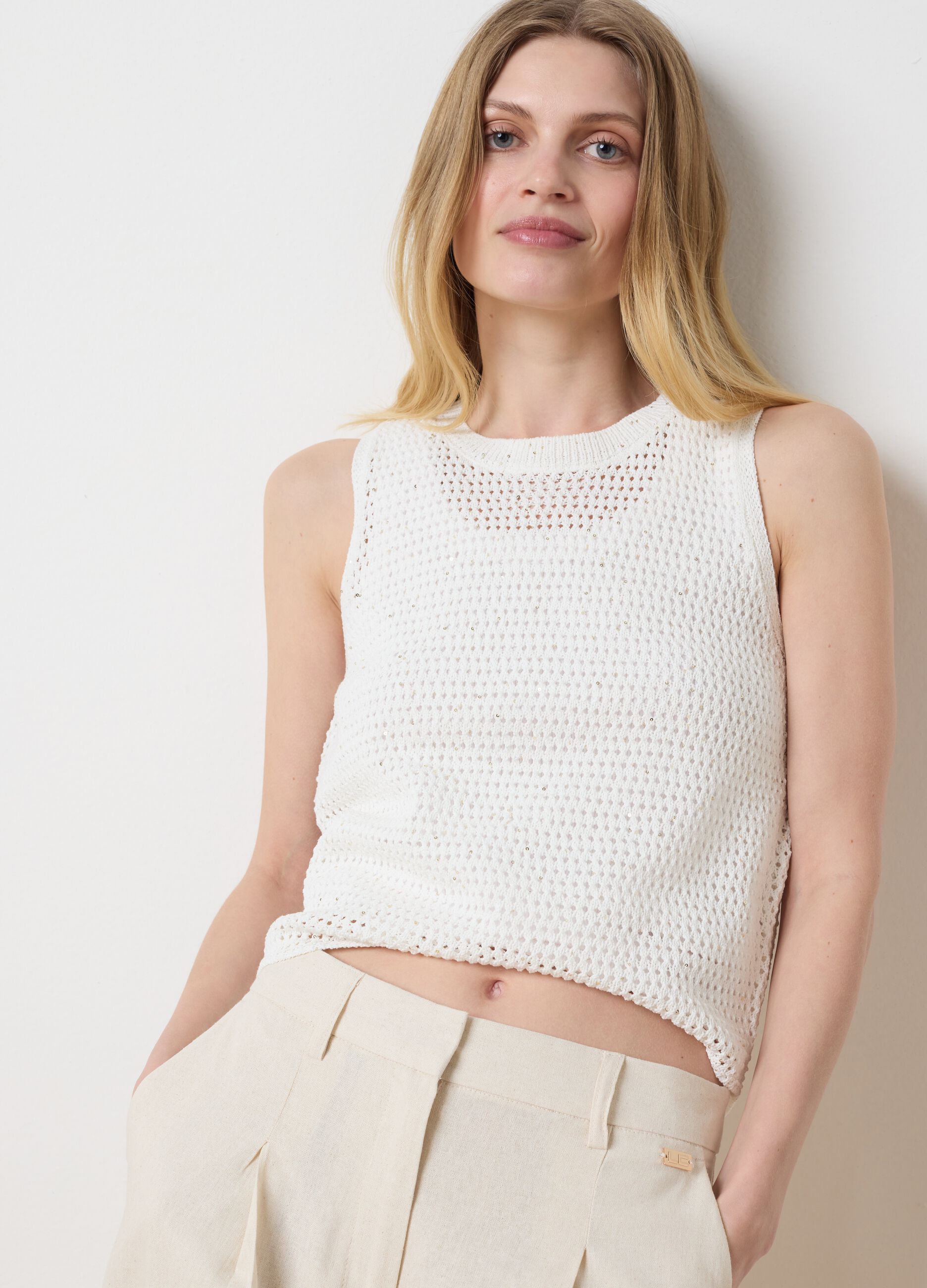 White crochet tank top with popcorn stitch