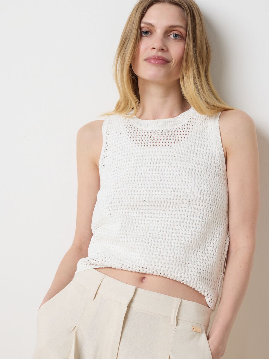 White crochet tank top with popcorn stitch_1