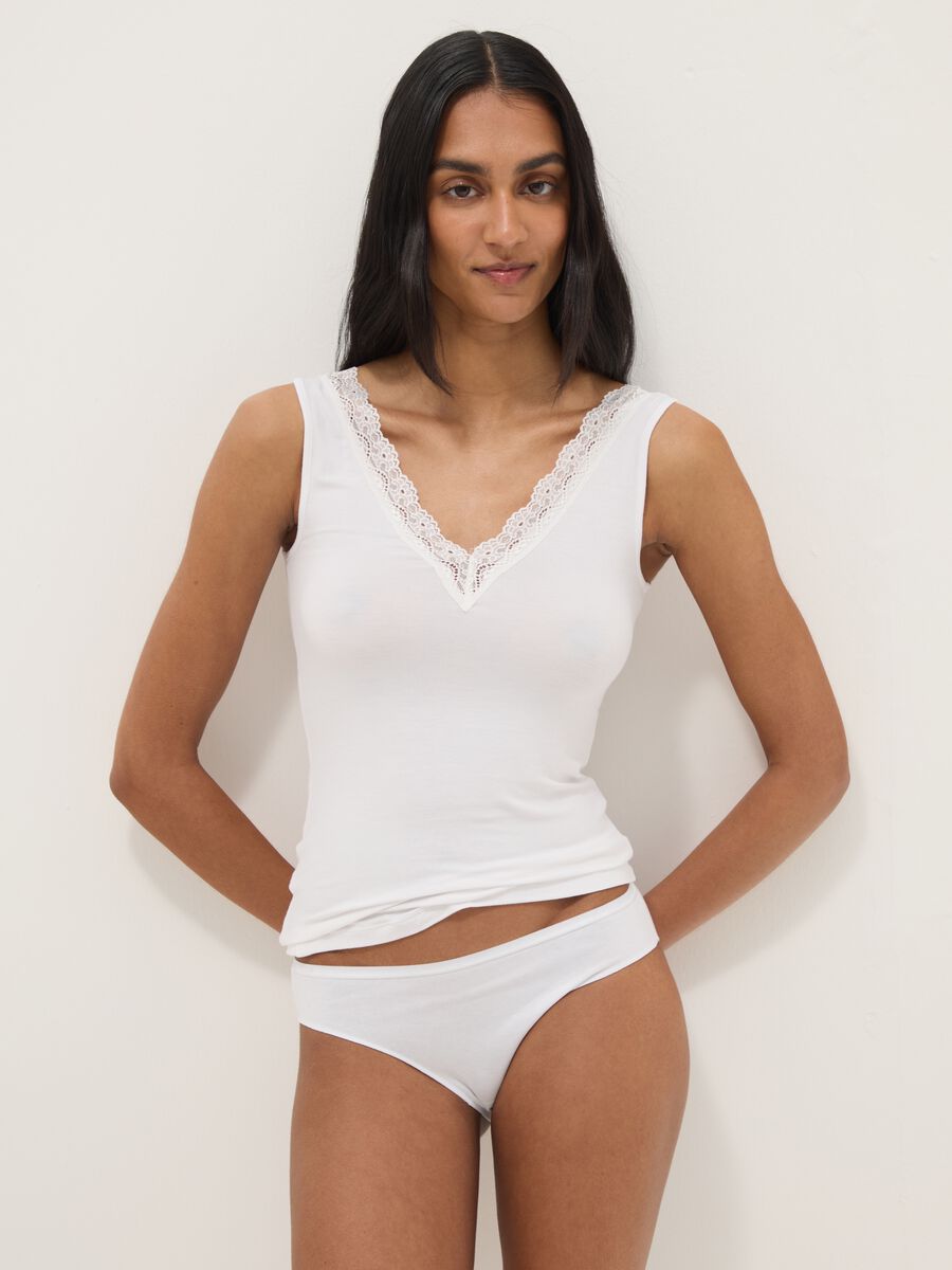 White stretch viscose vest top regular fit deep V with lace_0
