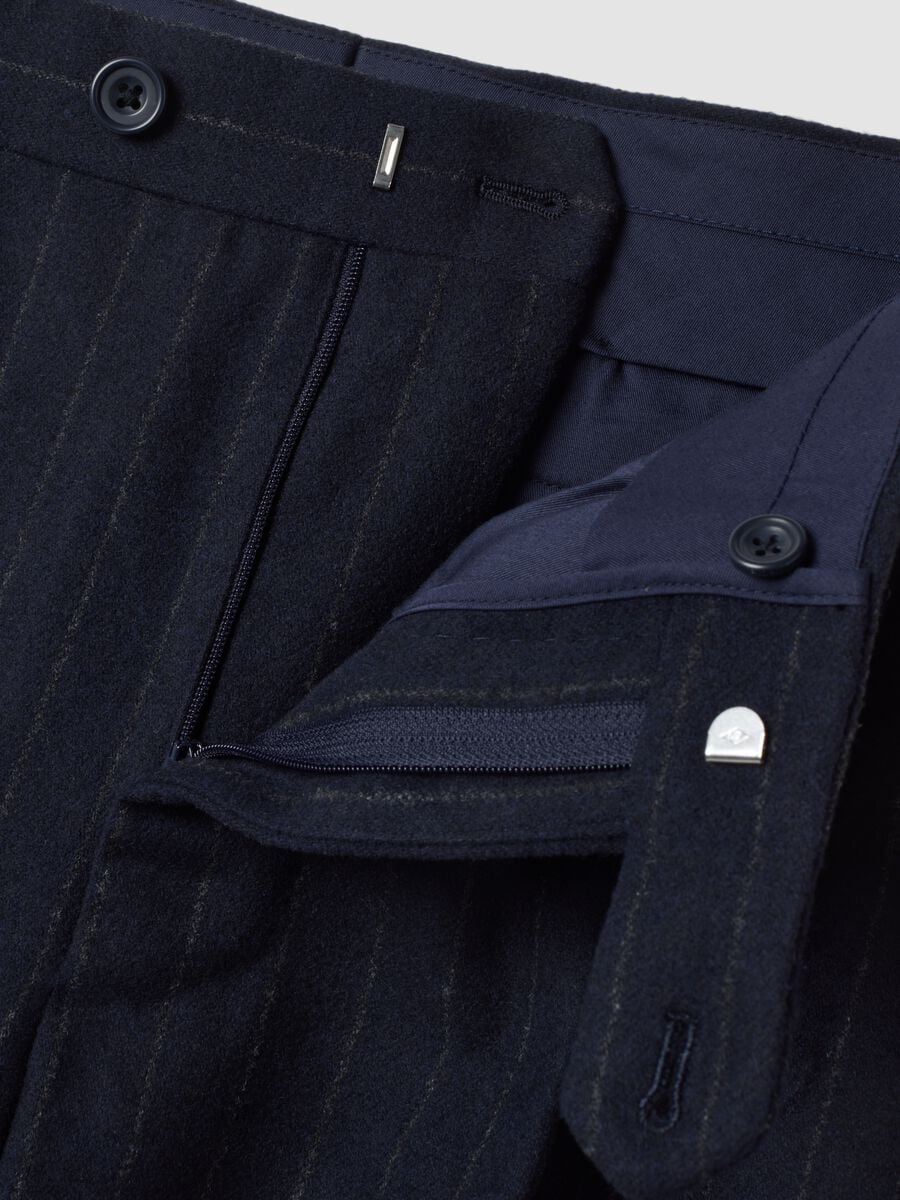 Pantaloni blu navy in misto lana gessati regular fit_1