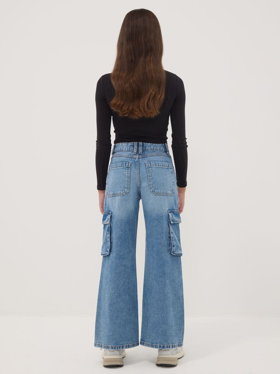 Jeans cargo denim in puro cotone azzurro relaxed fit per ragazza_1