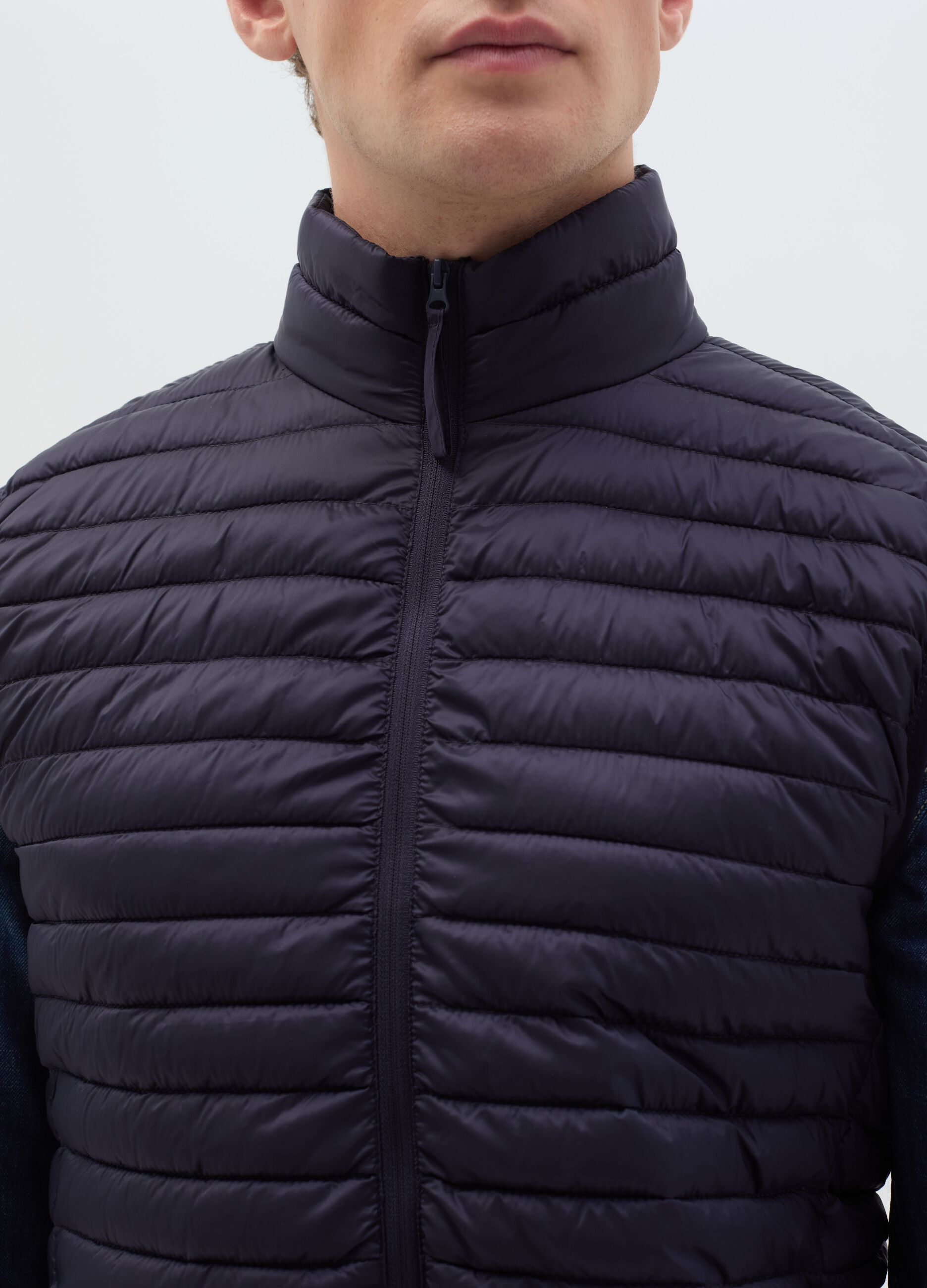 Full-zip ultralight gilet with high neck